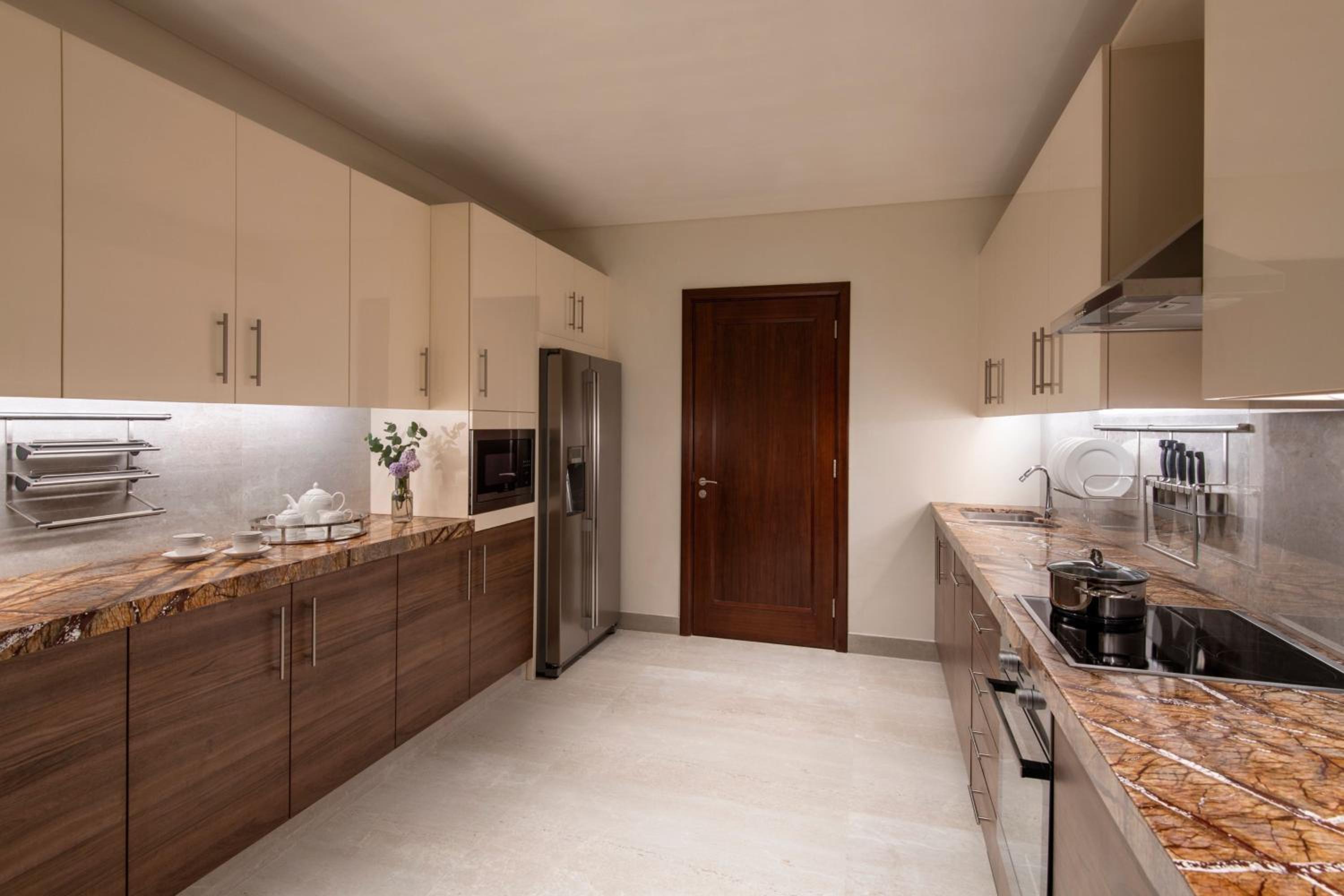 Two Bedroom Suite, Marina View, Bedroom 1: 1 King, Bedroom 2: 2 Twins - Photo 5