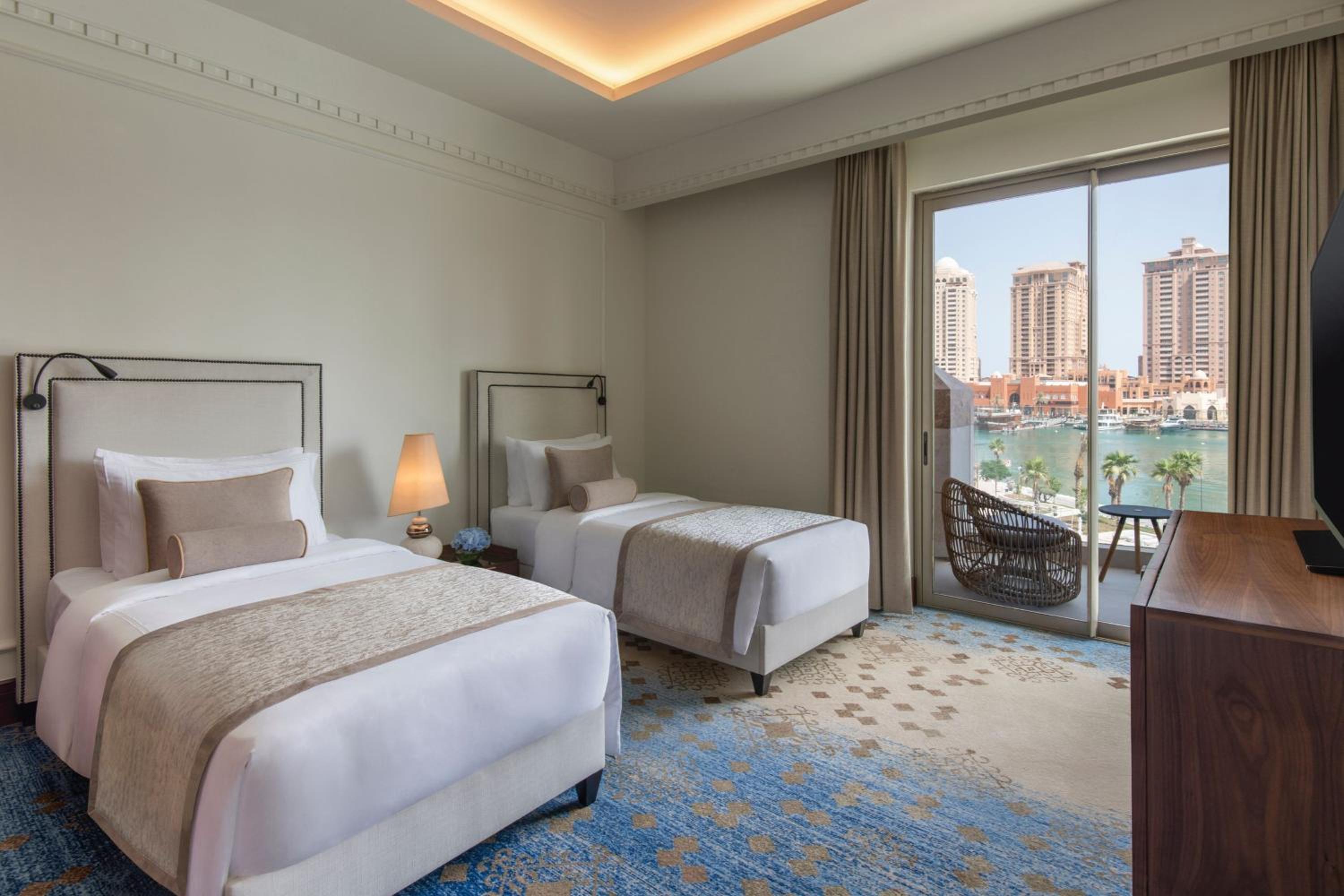 Two-Bedroom Panoramic Suite with Sea View and Balcony - Photo 4