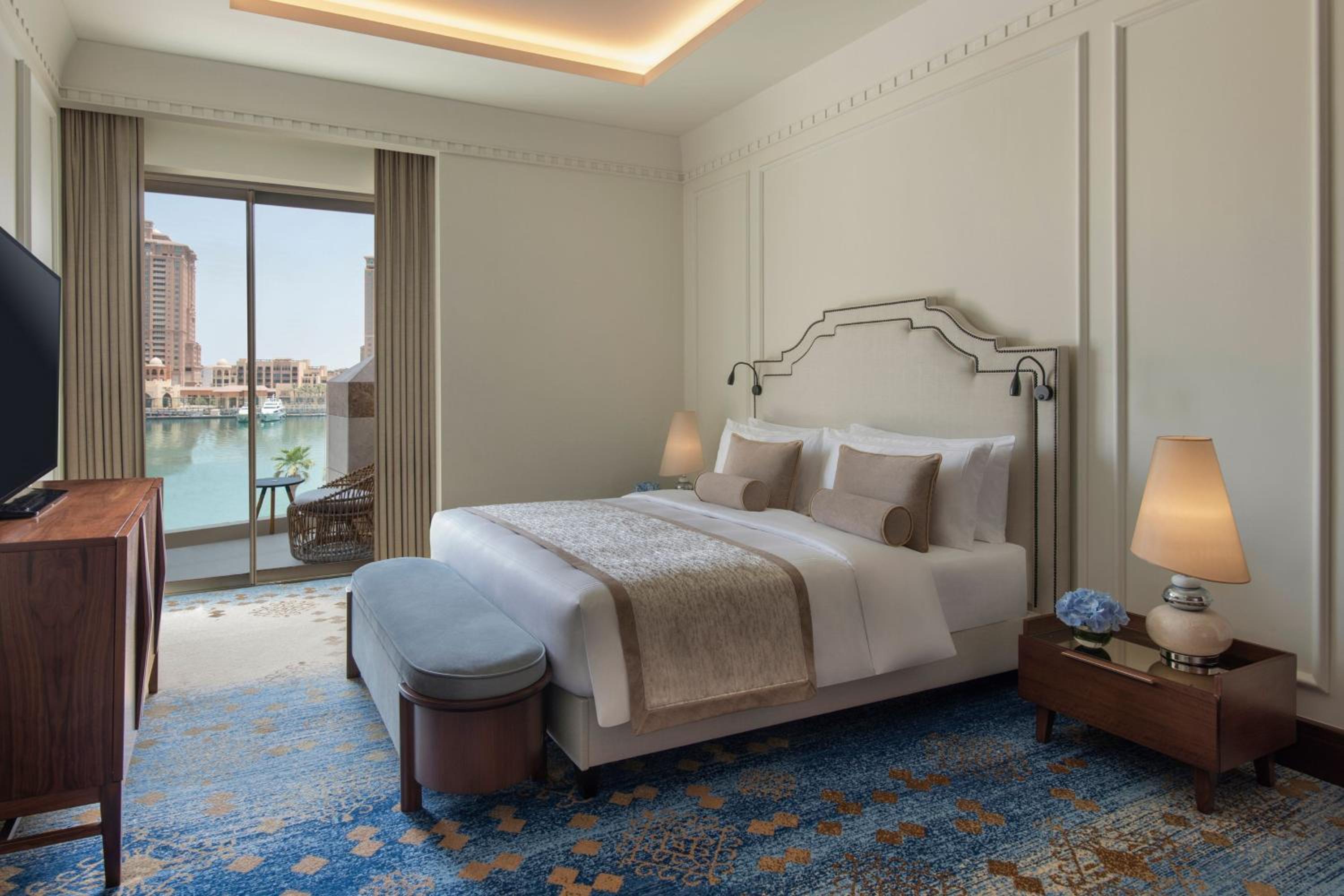 Two-Bedroom Panoramic Suite with Sea View and Balcony - Photo 14