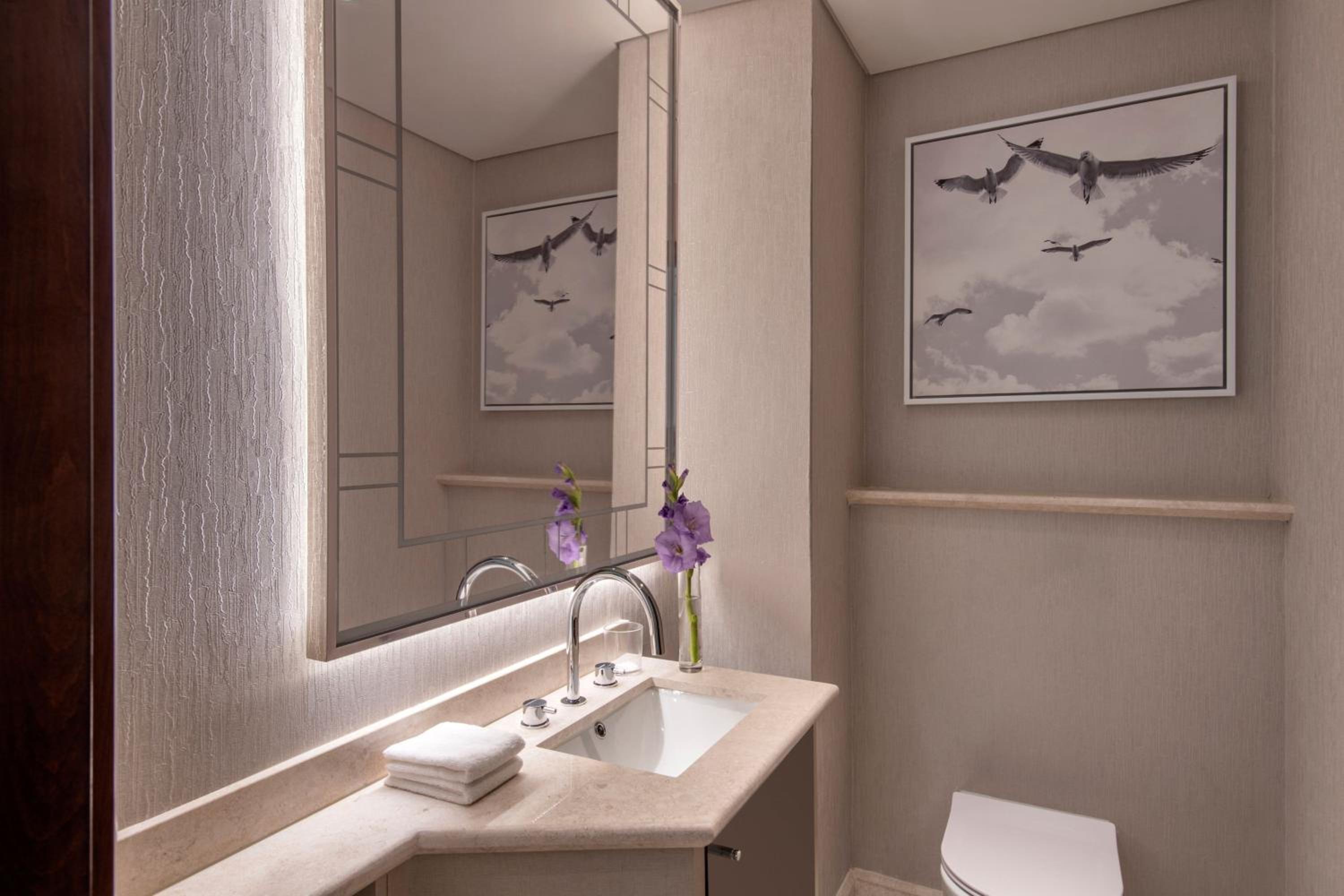 Two-Bedroom Panoramic Suite with Sea View and Balcony - Photo 13