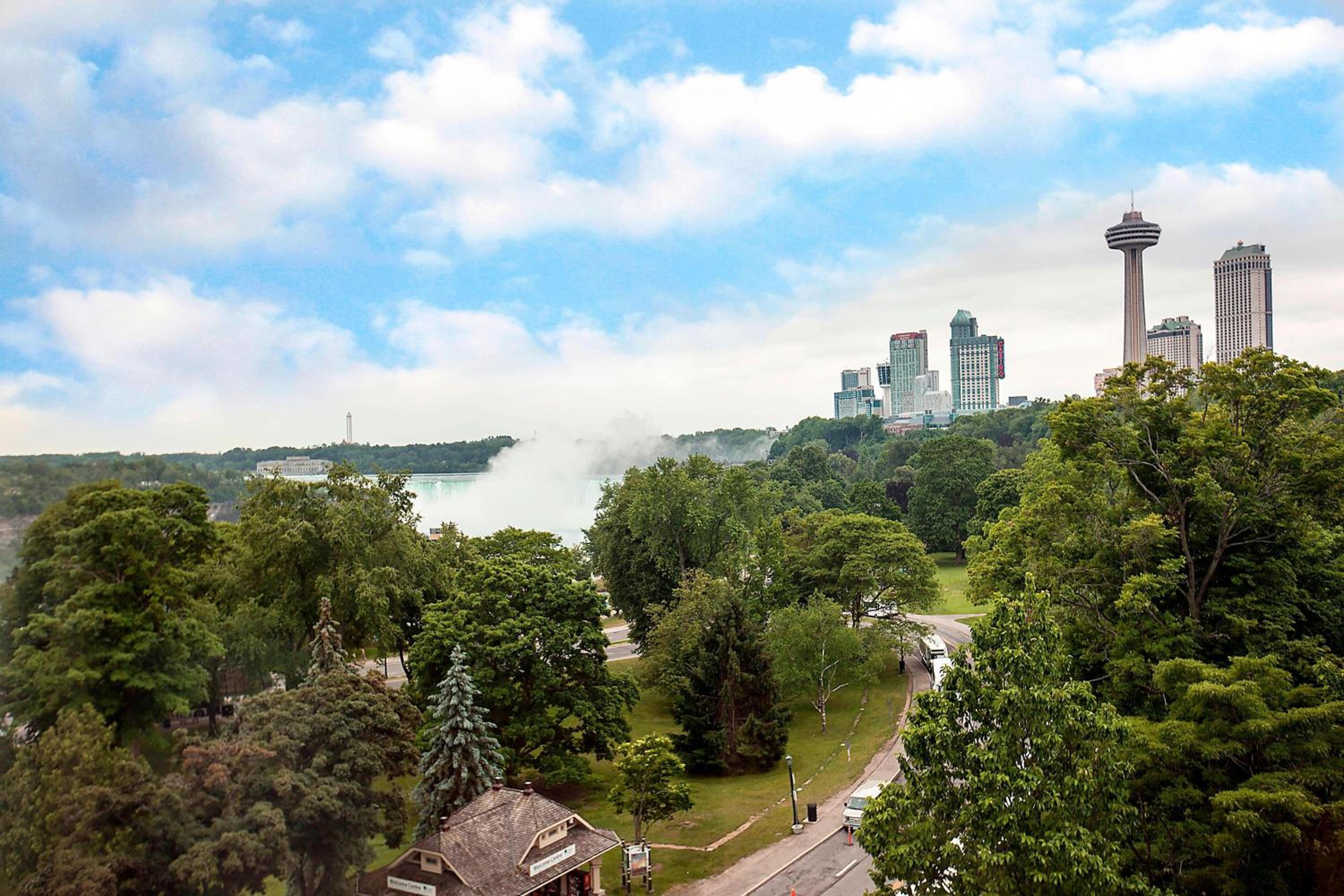 Niagara Parks View Guest room, Queen