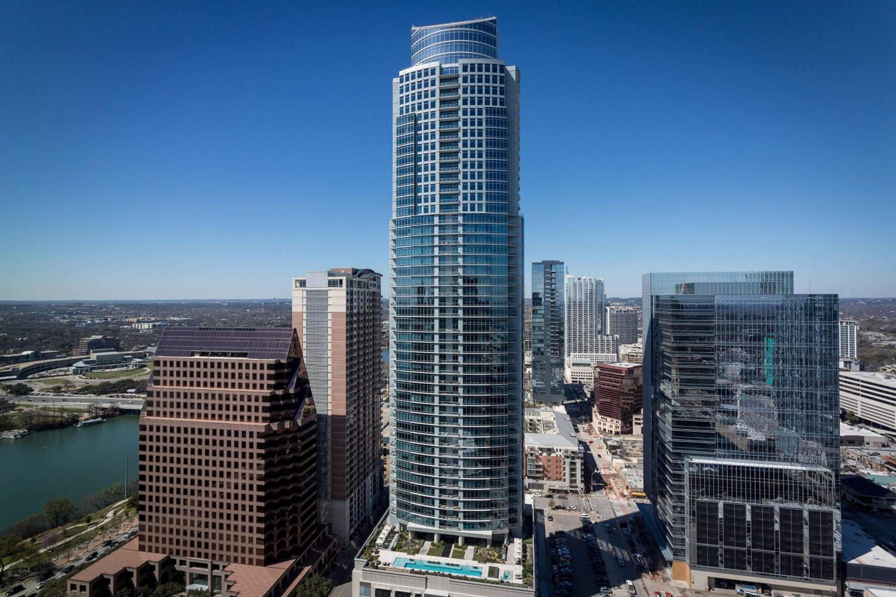 King Room with City View - High Floor
