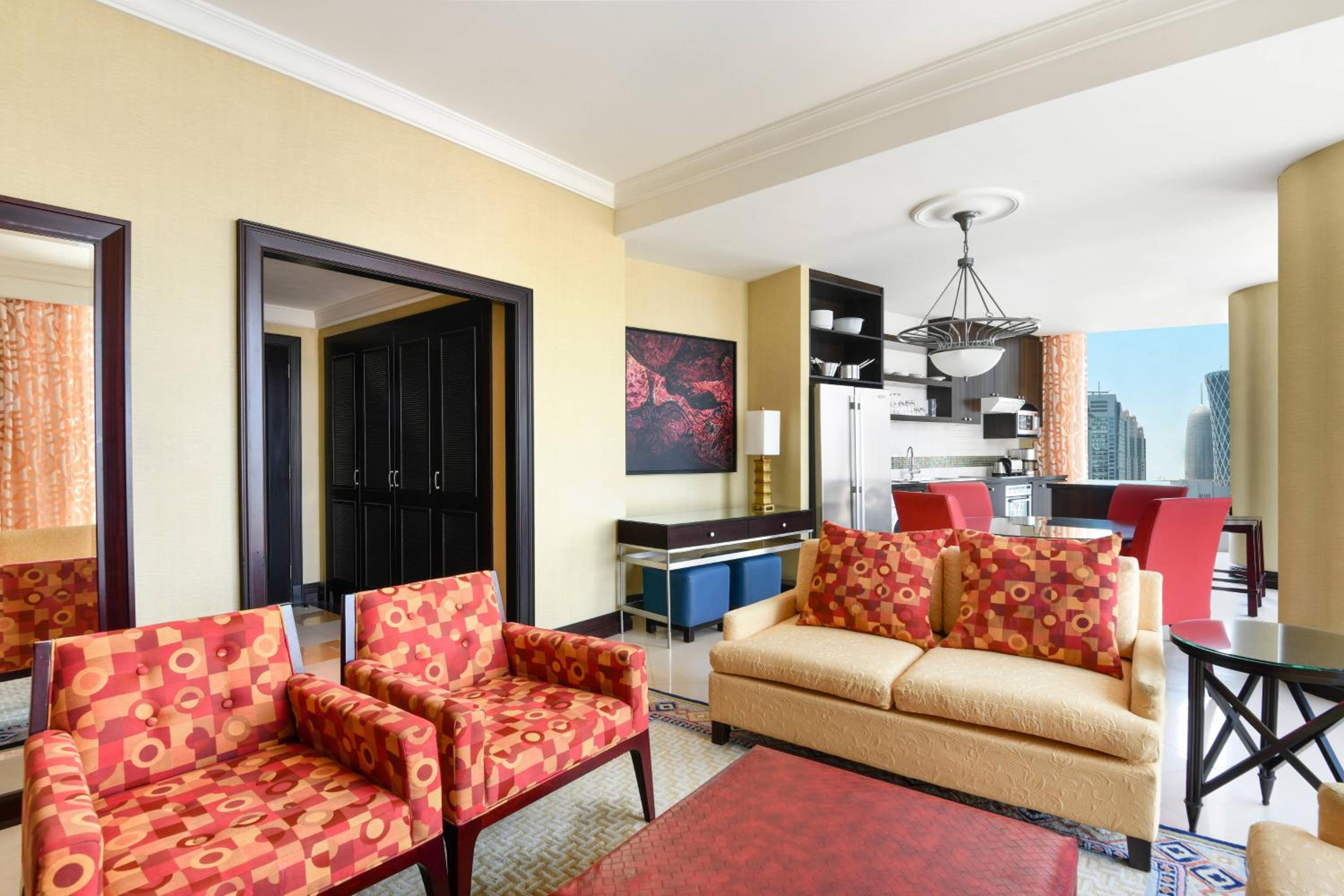 1 Bedroom Larger Apartment, 1 King, Partial gulf view