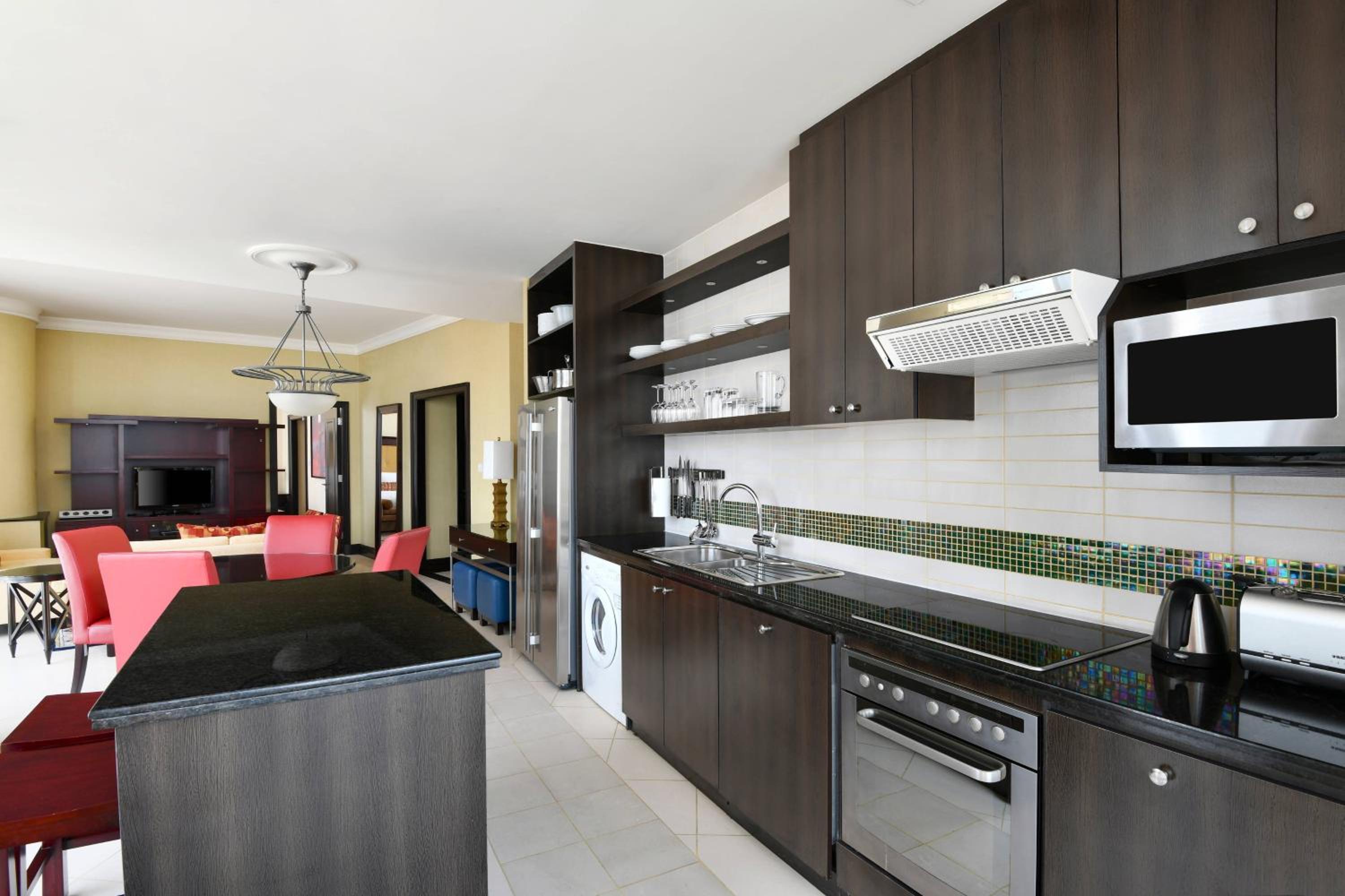 1 Bedroom Apartment, 1 King,High floor