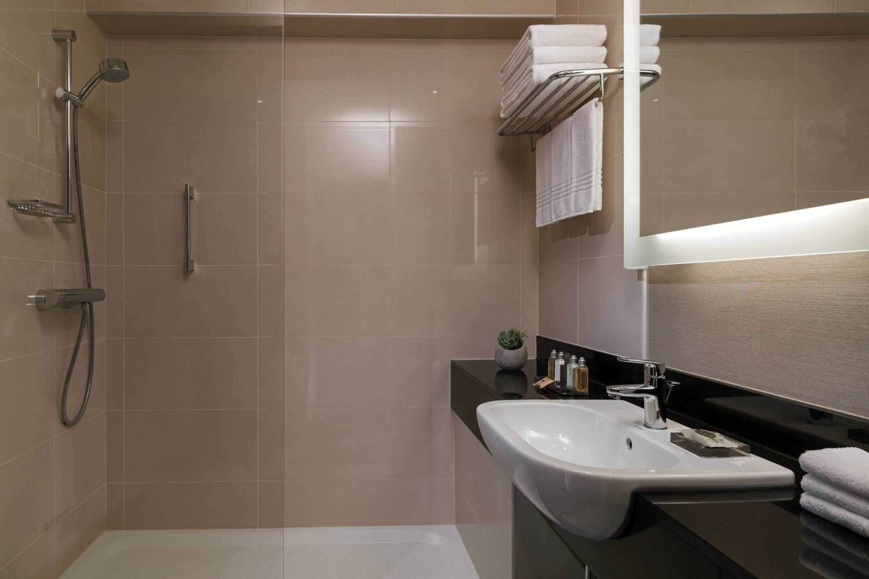Executive Room, M Club lounge access, 1 King, High floor