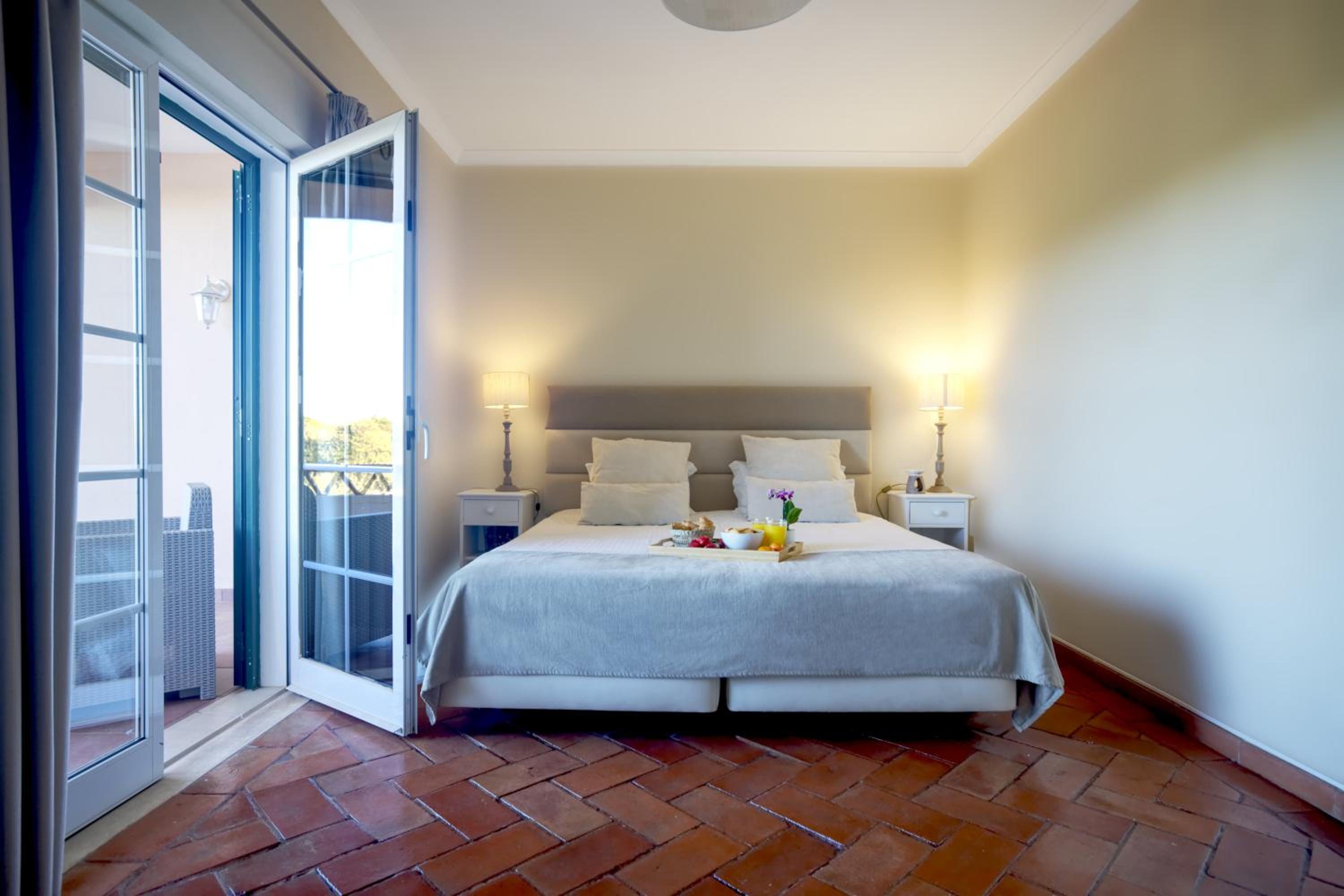 One Bedroom Apartment with Balcony (1st Floor)