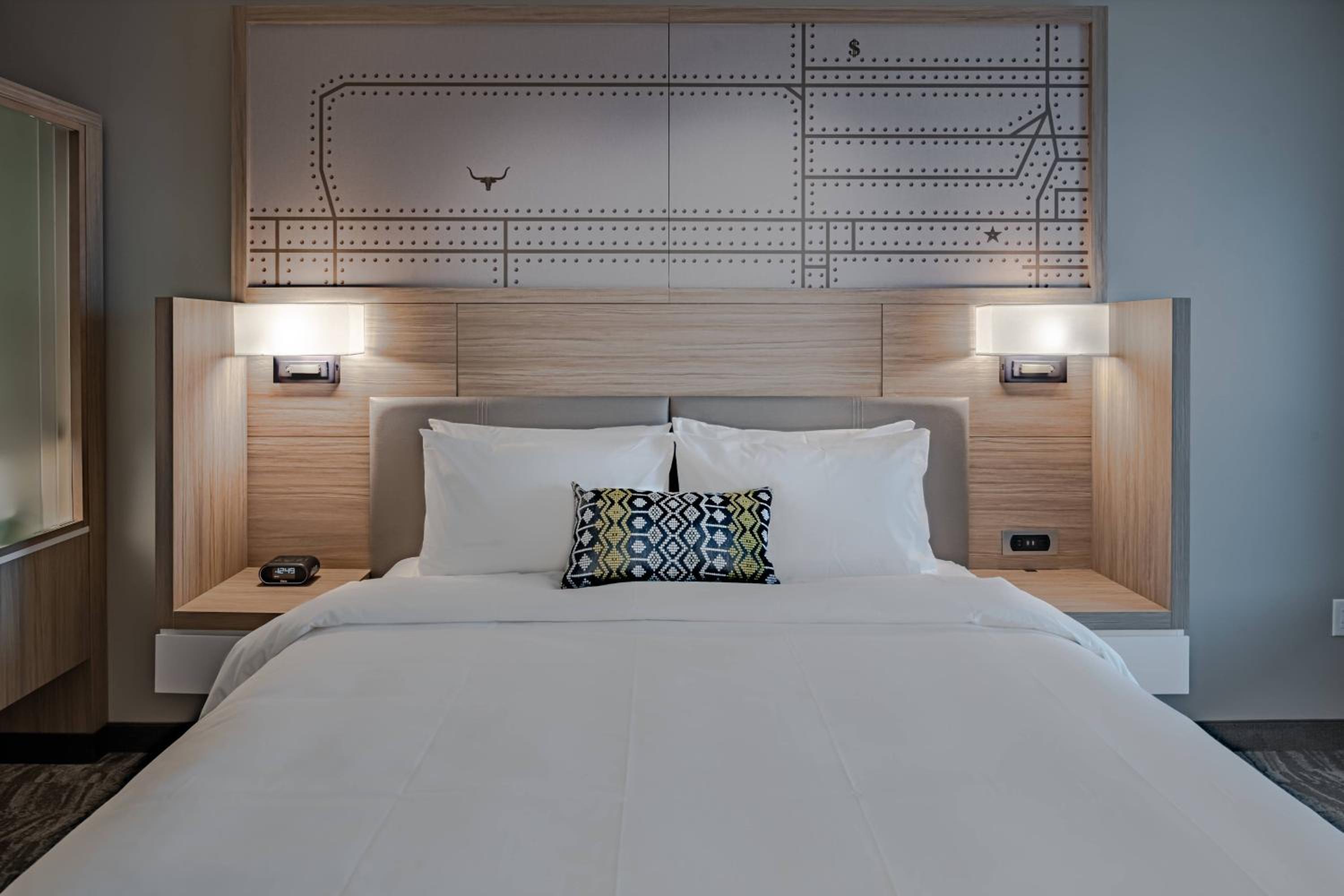 King Room with Roll-in Shower - Mobility and Hearing Accessible