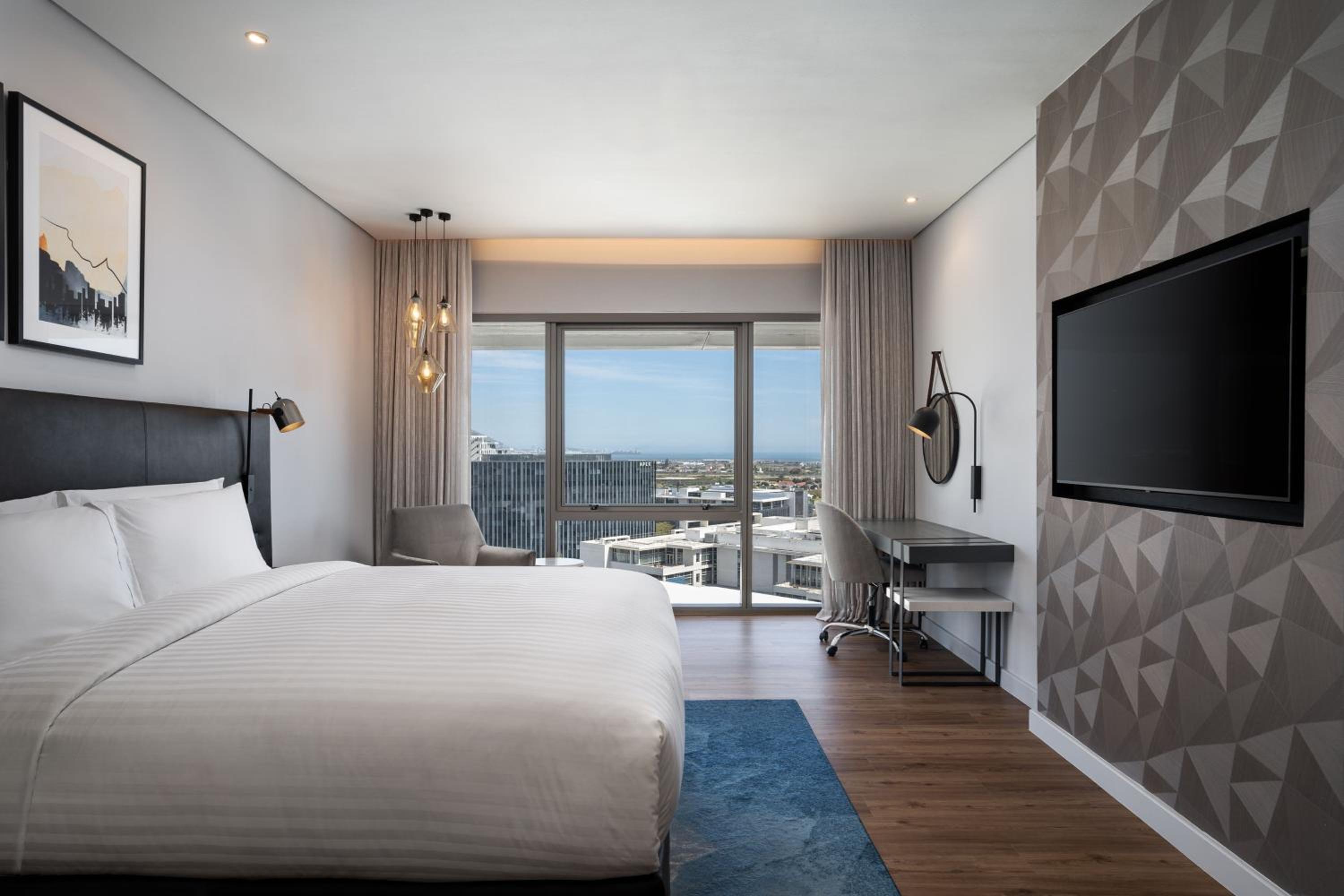 Guest room, 1 King, Limited view - Photo 6
