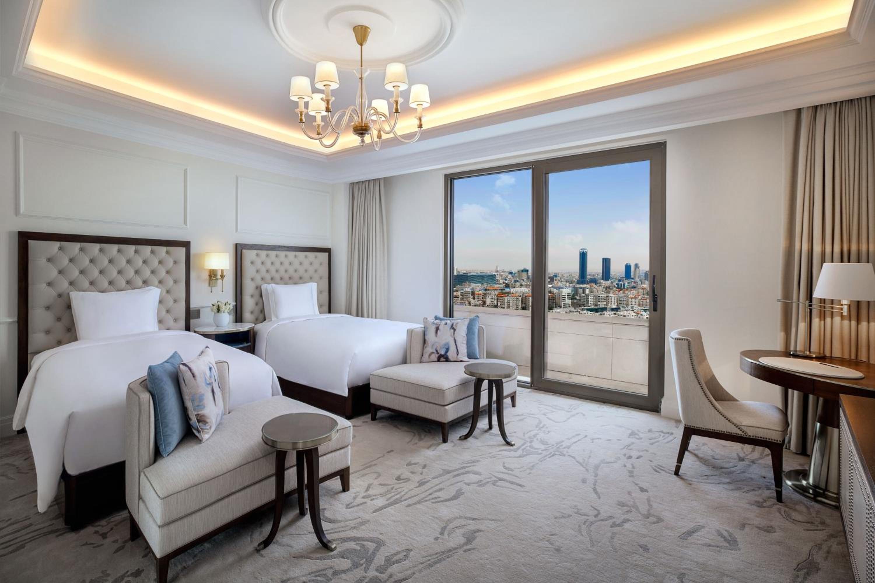 Deluxe, Guest room, 2 Queen, City view - Photo 4