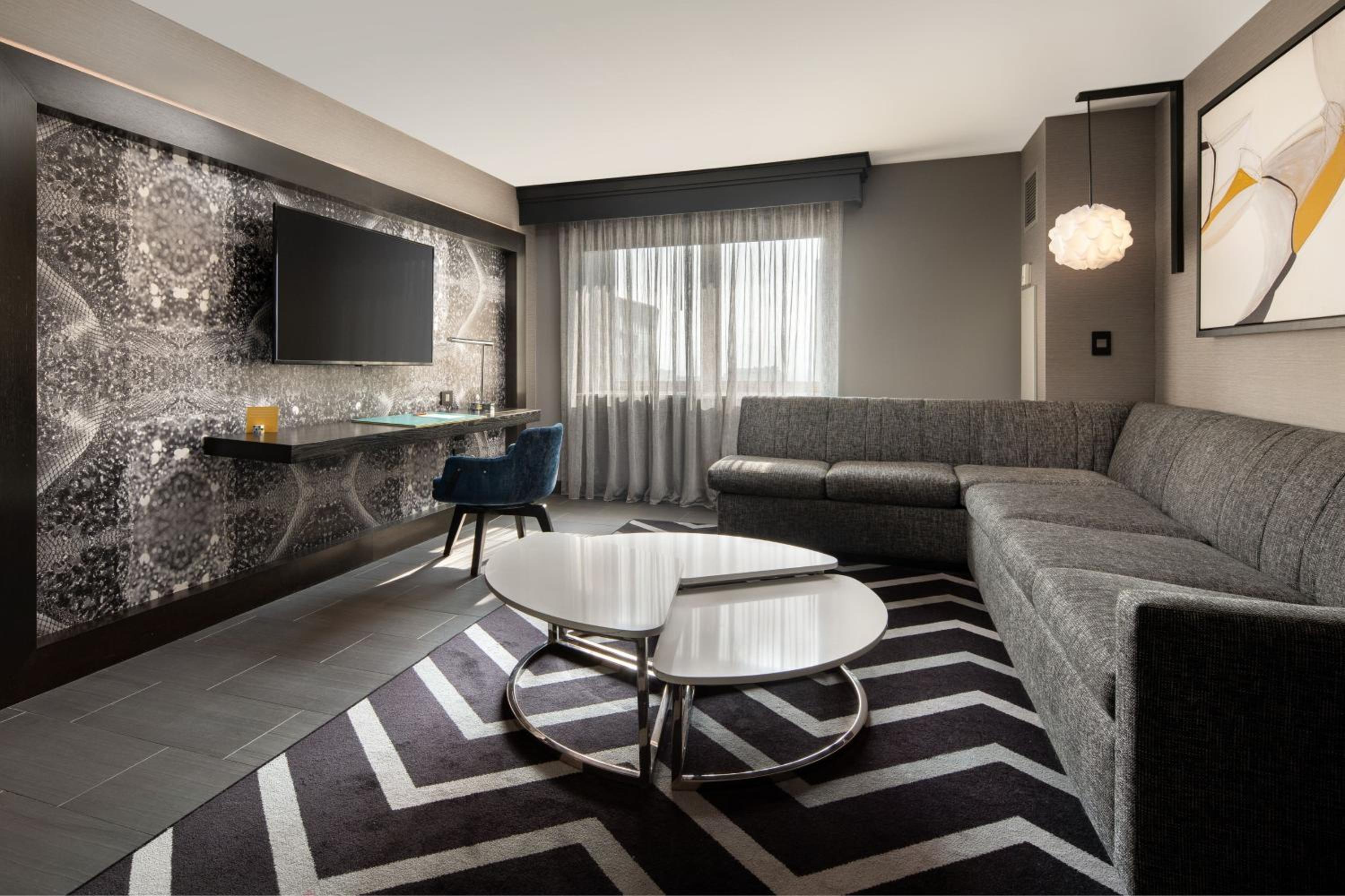 One-Bedroom King Suite with Sofa Bed - Photo 2