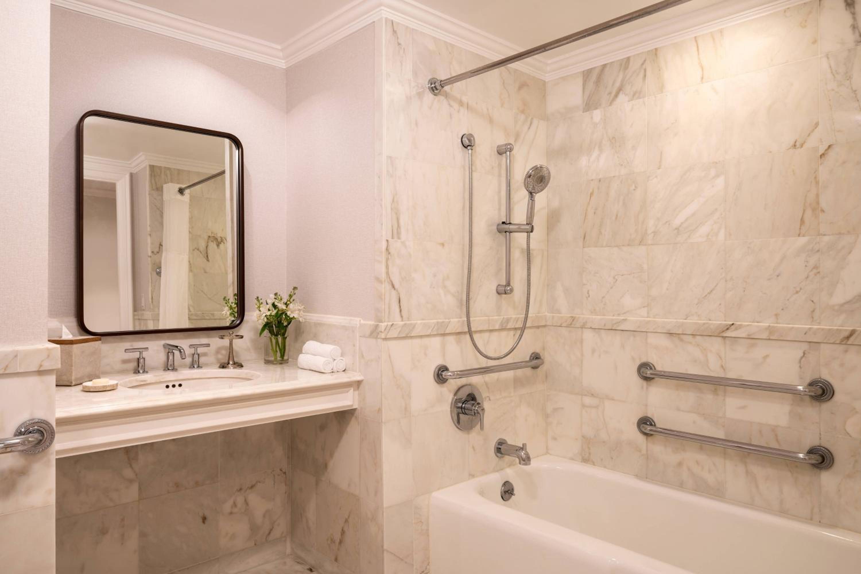 1 King Bed, Resort View, Mobility Accessible Guest Room, Adapted Tub