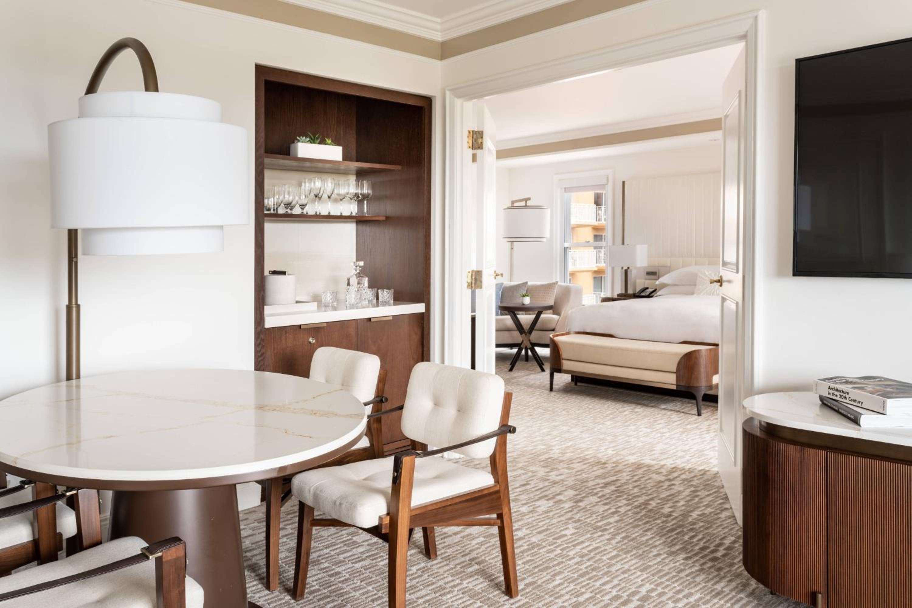 Executive King Suite with Resort View