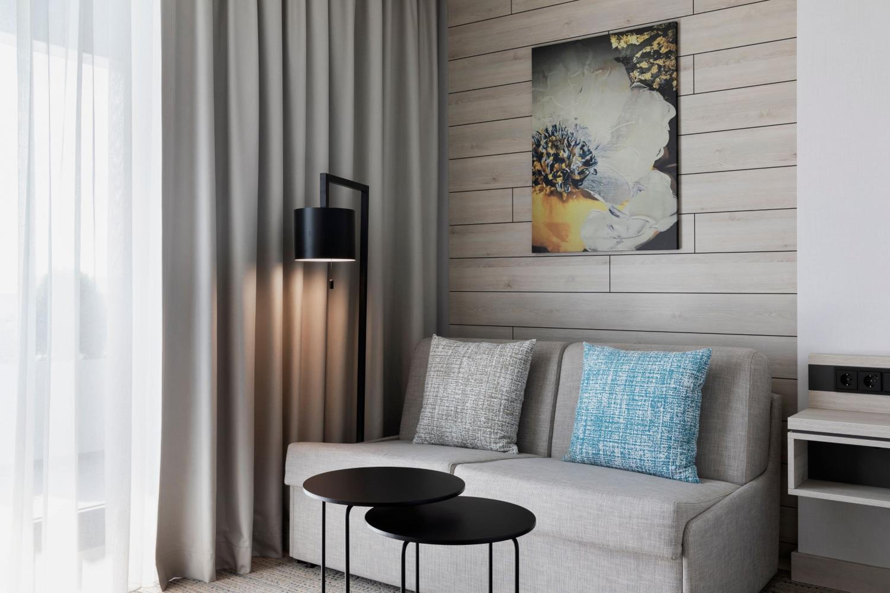 קורטיארד מריוט בטומי — Guest room, 1 King