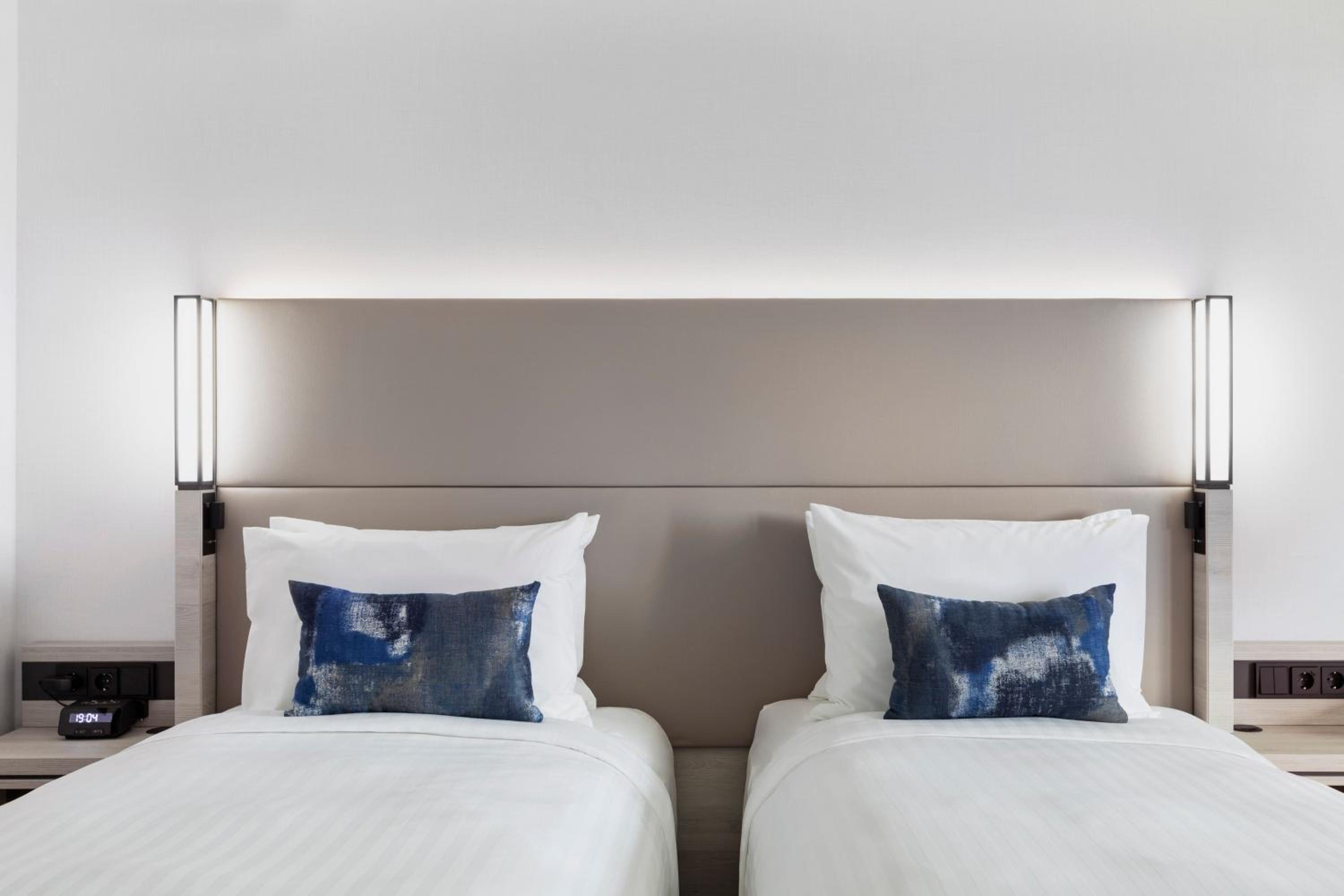 קורטיארד מריוט בטומי — Guest room, 2 Twin/Single Bed(s)