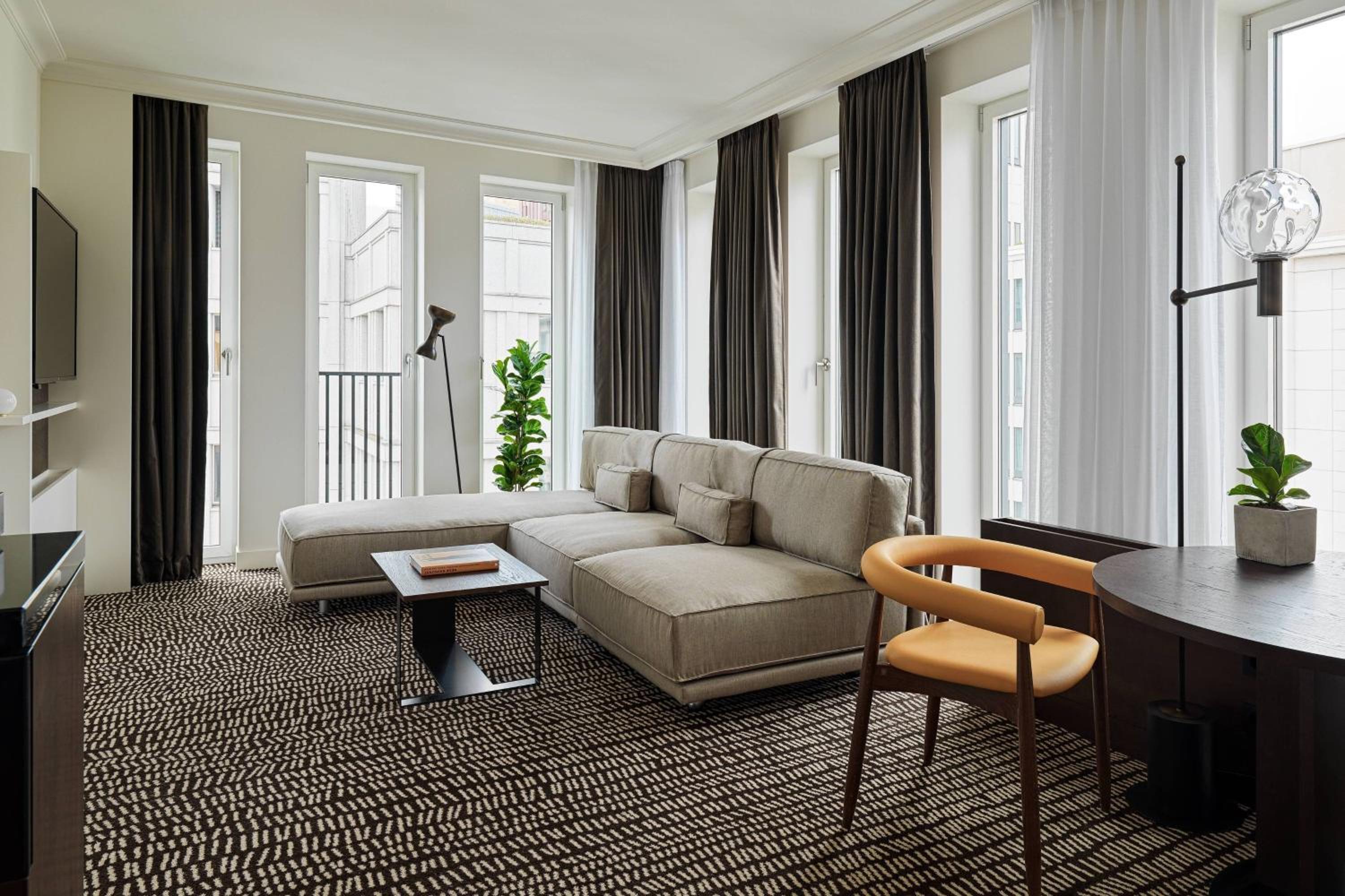 Executive Suite with Lounge Access, 1 King