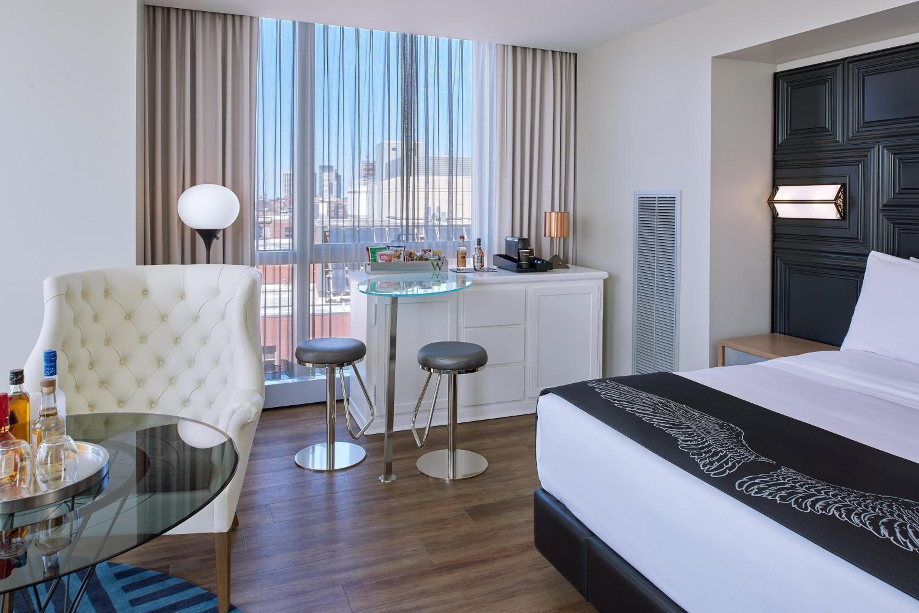 Cool Corner King, Guest room, 1 King, Corner room