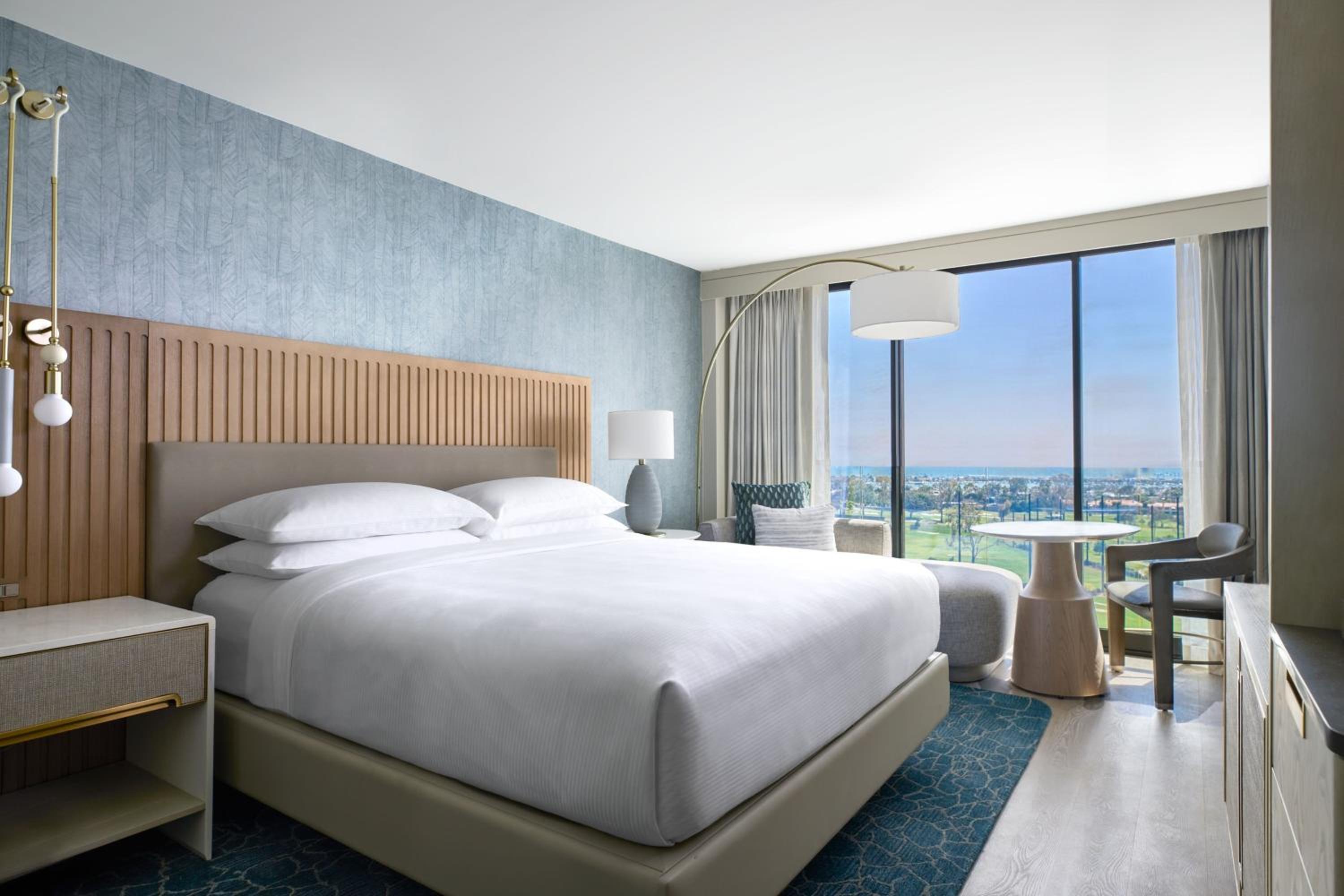 King Room with Direct Ocean View - Photo 1