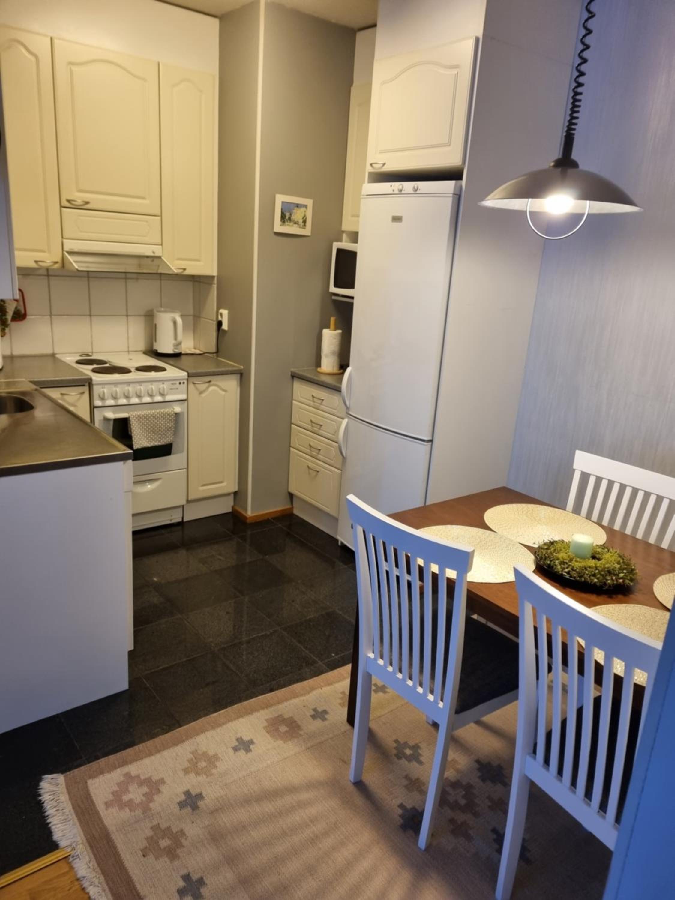 Three-Bedroom Apartment - Photo 13