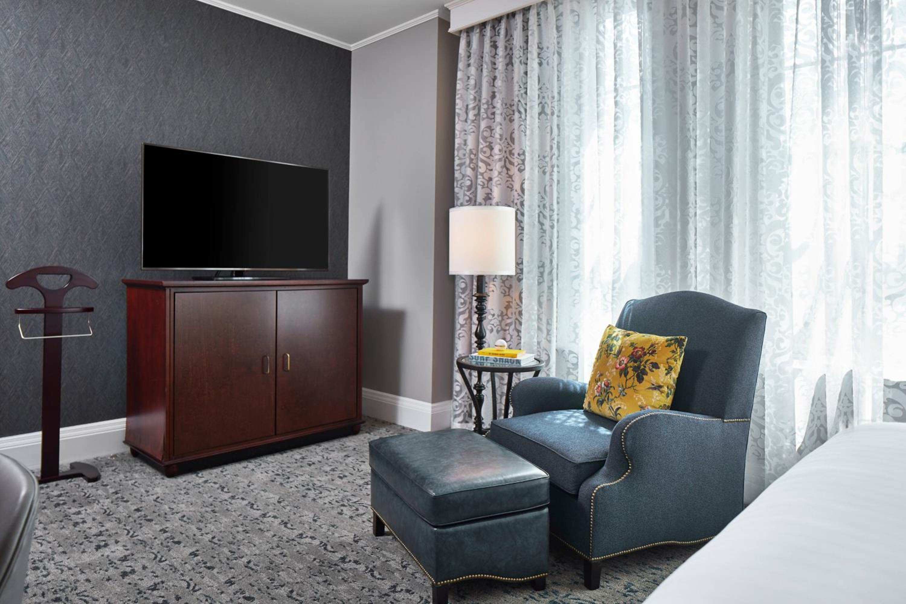 King Guest Room - Photo 4