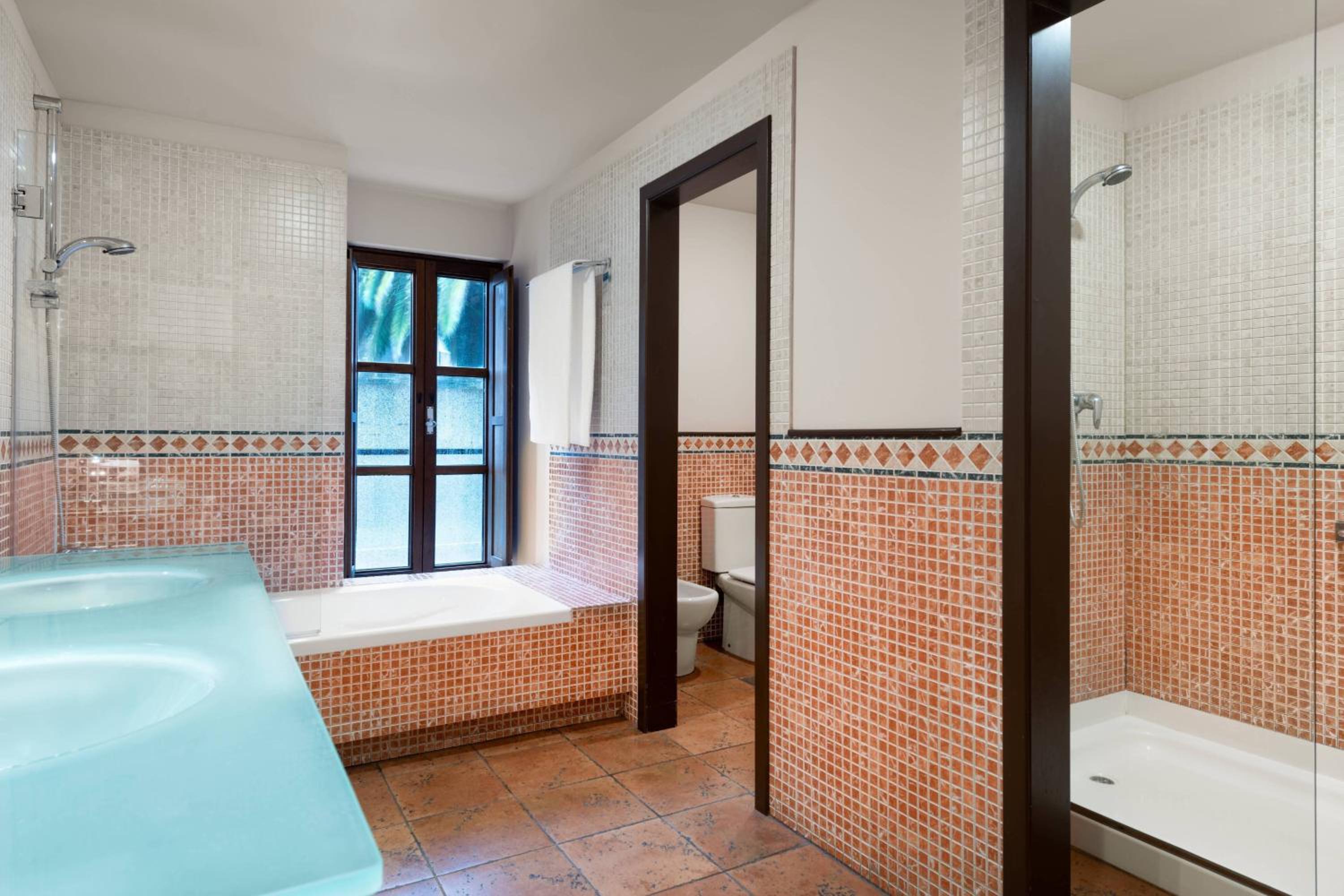 Deluxe Family King Room