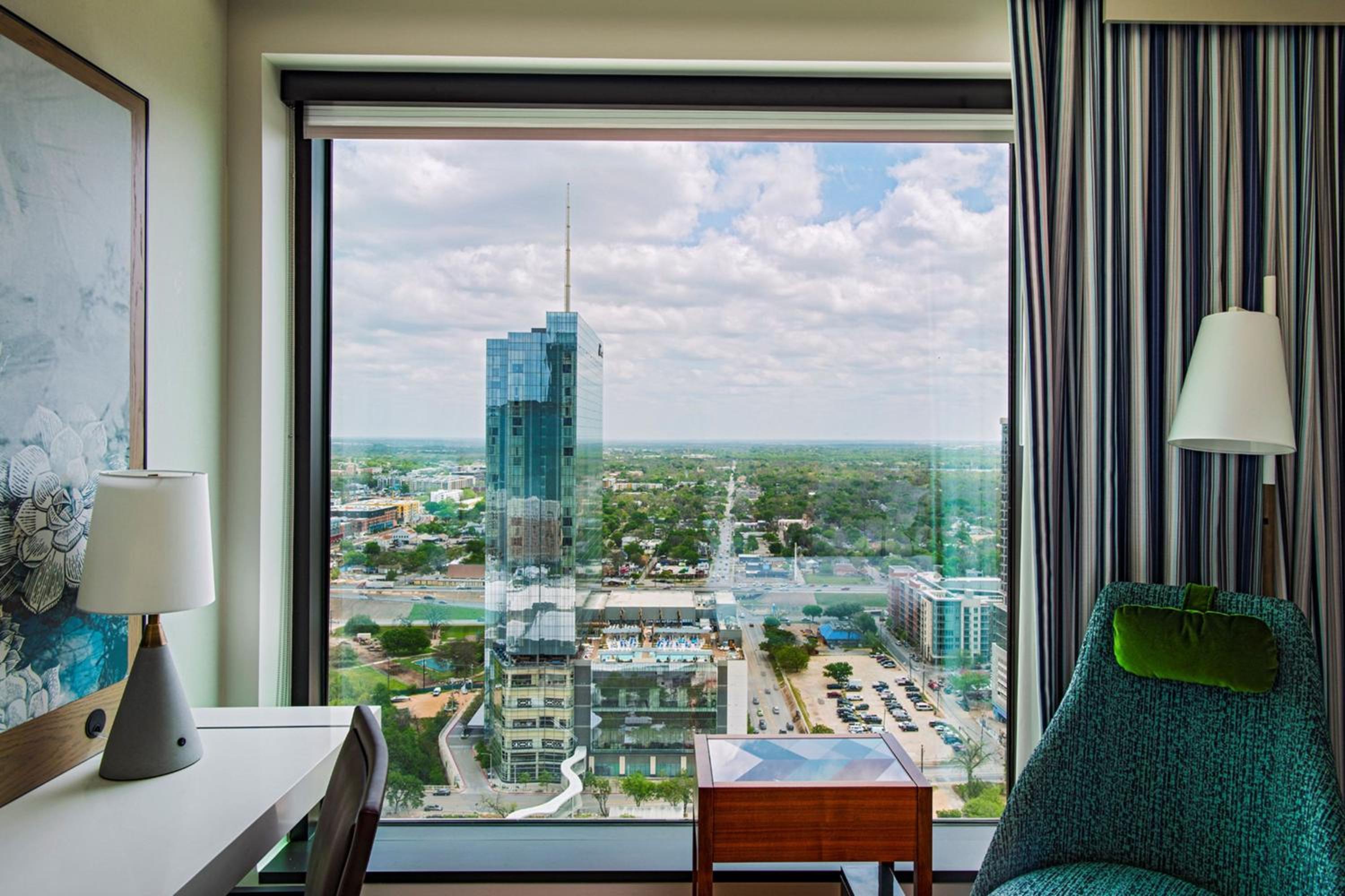 Skyline King, Guest room, 1 King, Skyline view, High floor - Photo 9