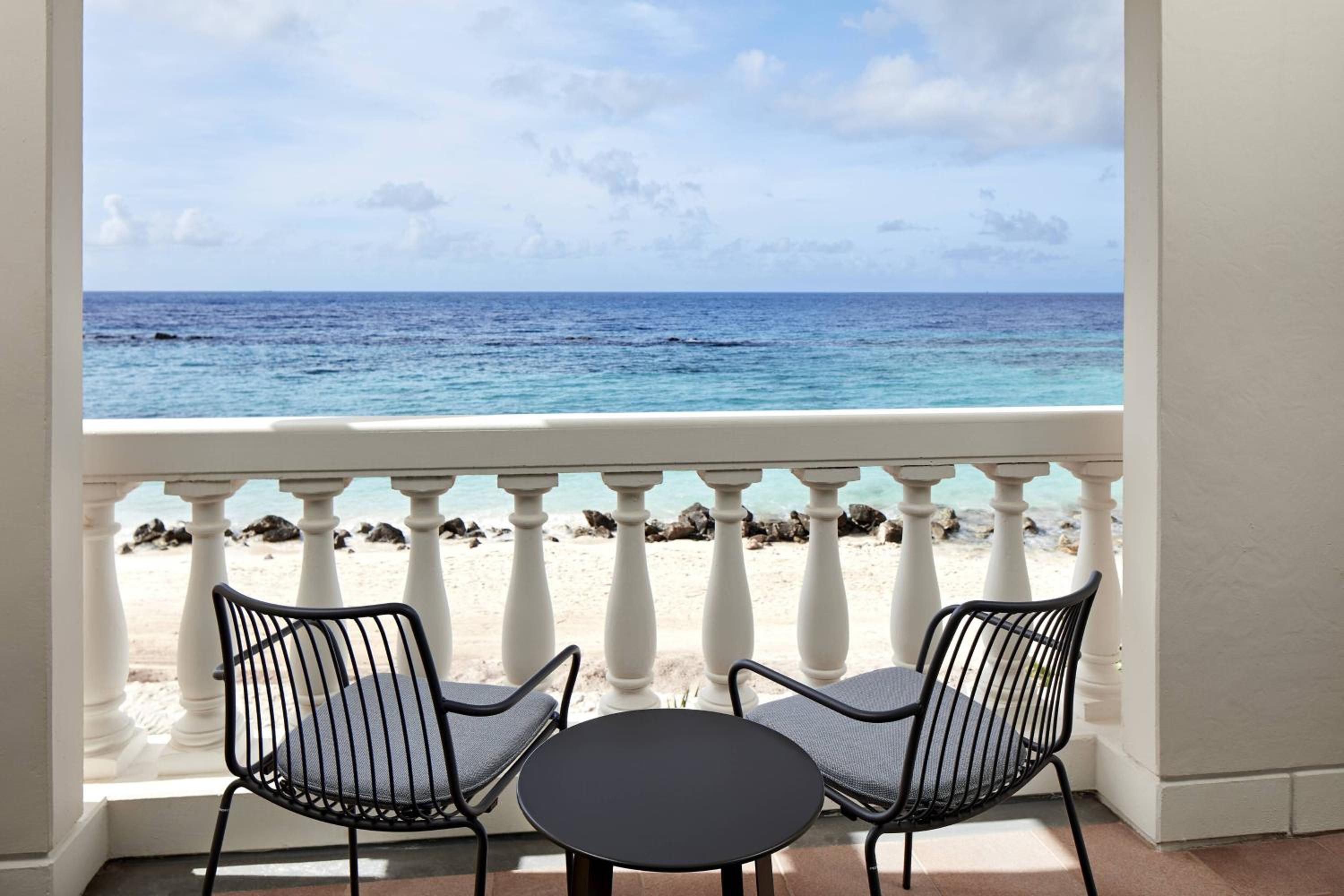 Queen Room with Two Queen Beds - Ocean Front - Photo 9