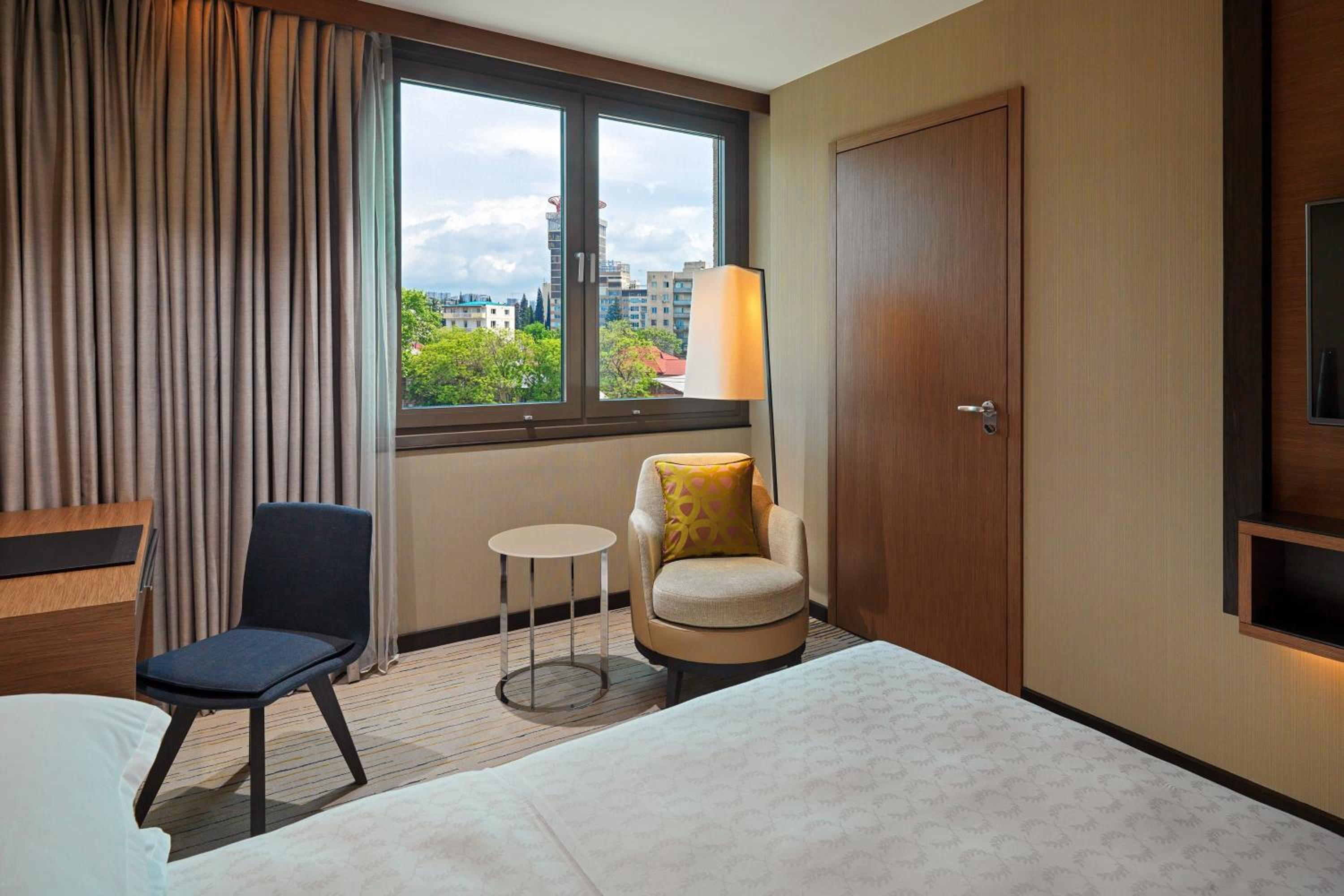 Deluxe King, Guest room, 1 King photo 2