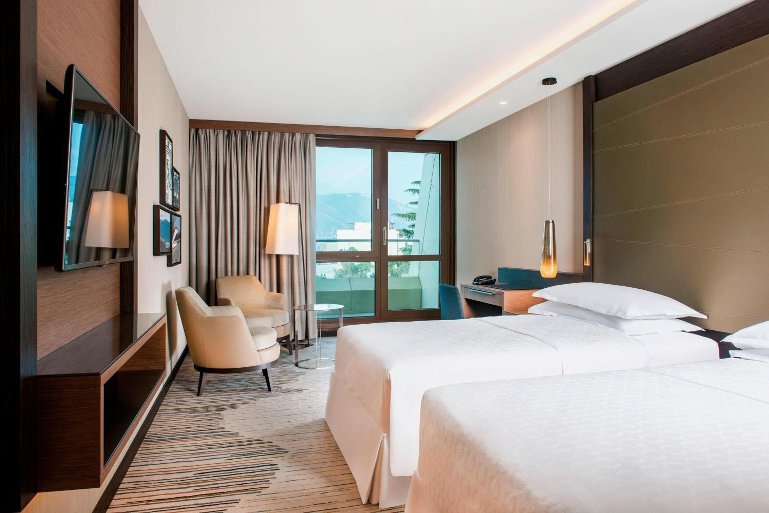 Deluxe Twin with Balcony, Guest room, 2 Twin/Single Bed(s)