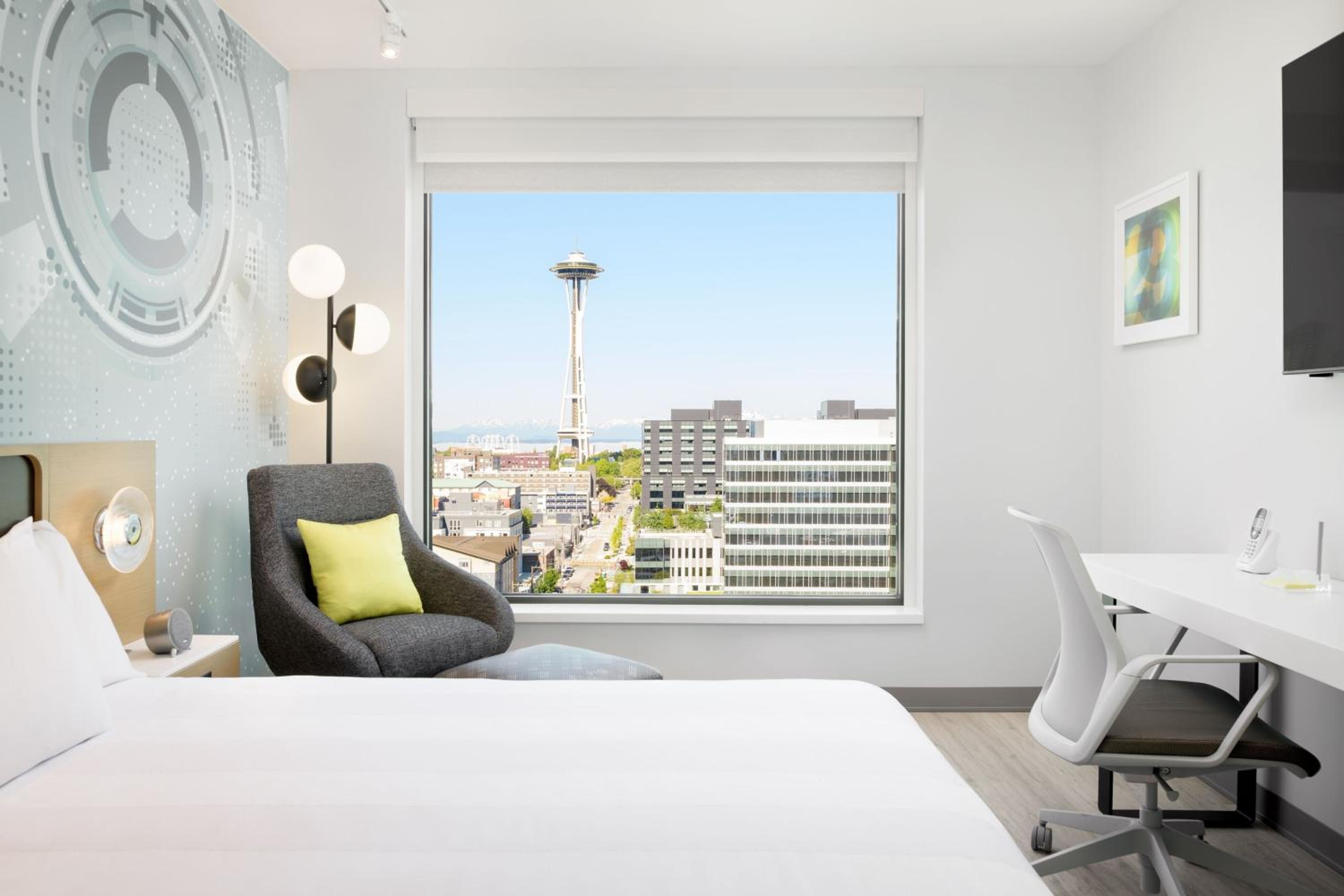 Space Needle View with 1 King Bed - Photo 8