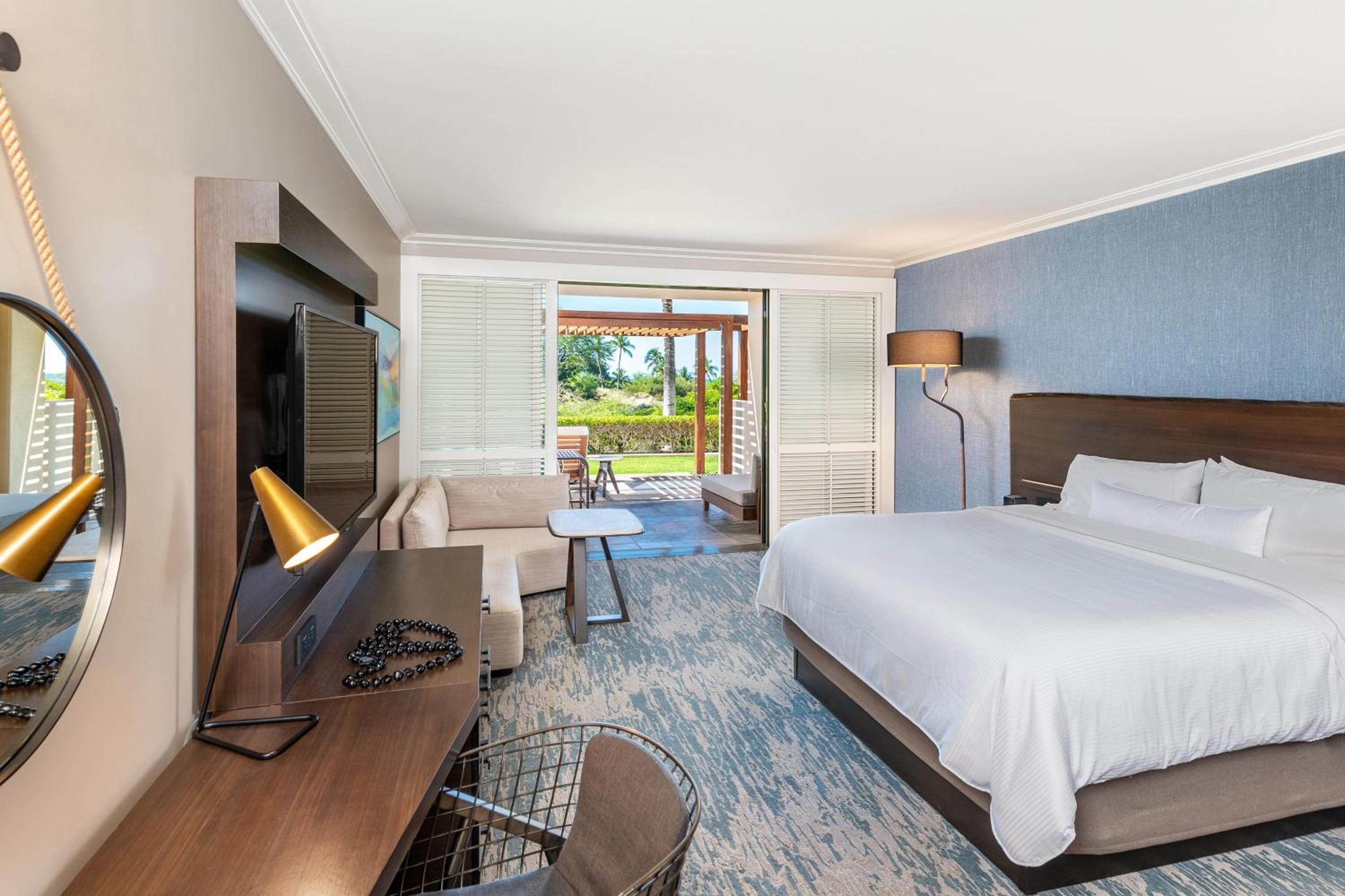 Lanai Room, Guest room, 1 King, Partial ocean view, Balcony