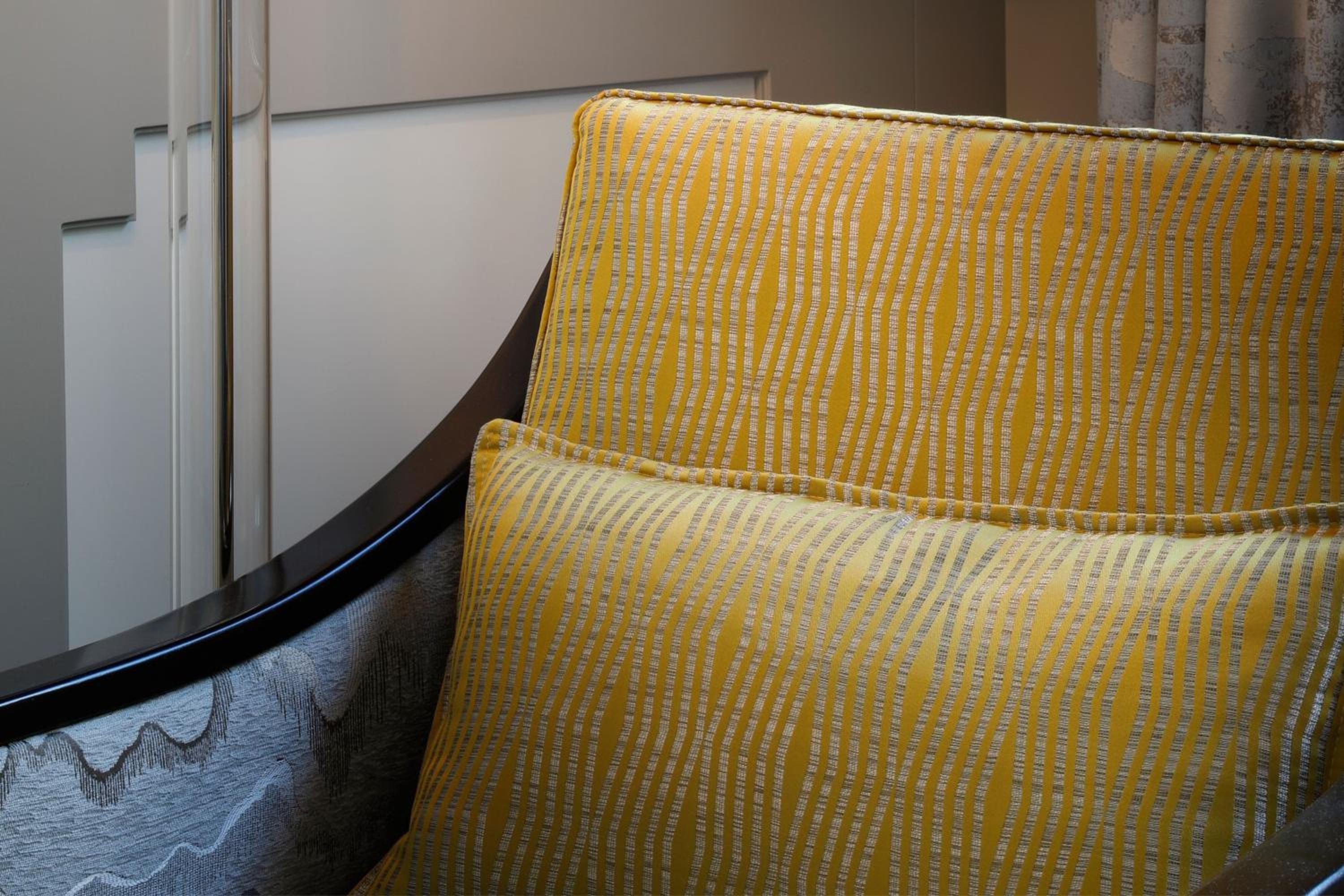 Deluxe Suite (One Bedroom Suite)
