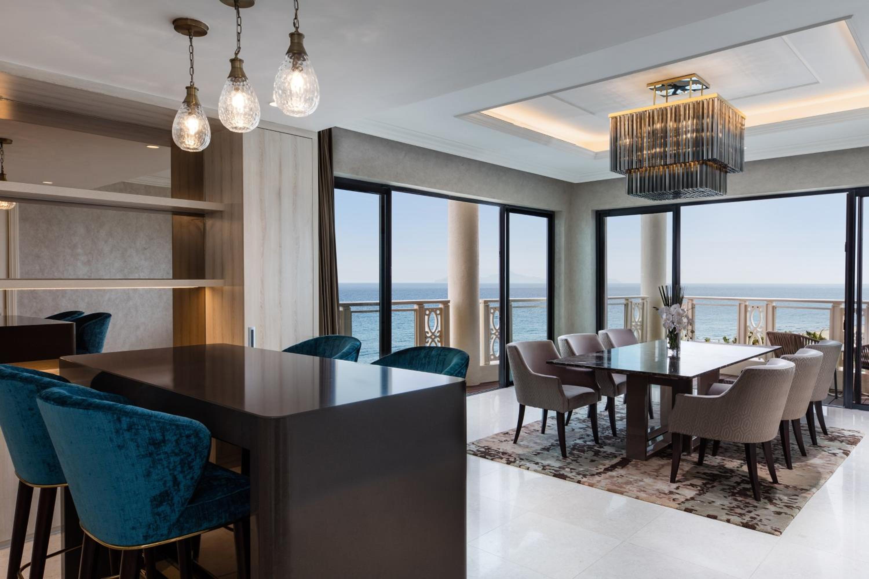 Honeymoon Suite, 1 Bedroom Suite, 1 King, Partial Sea view