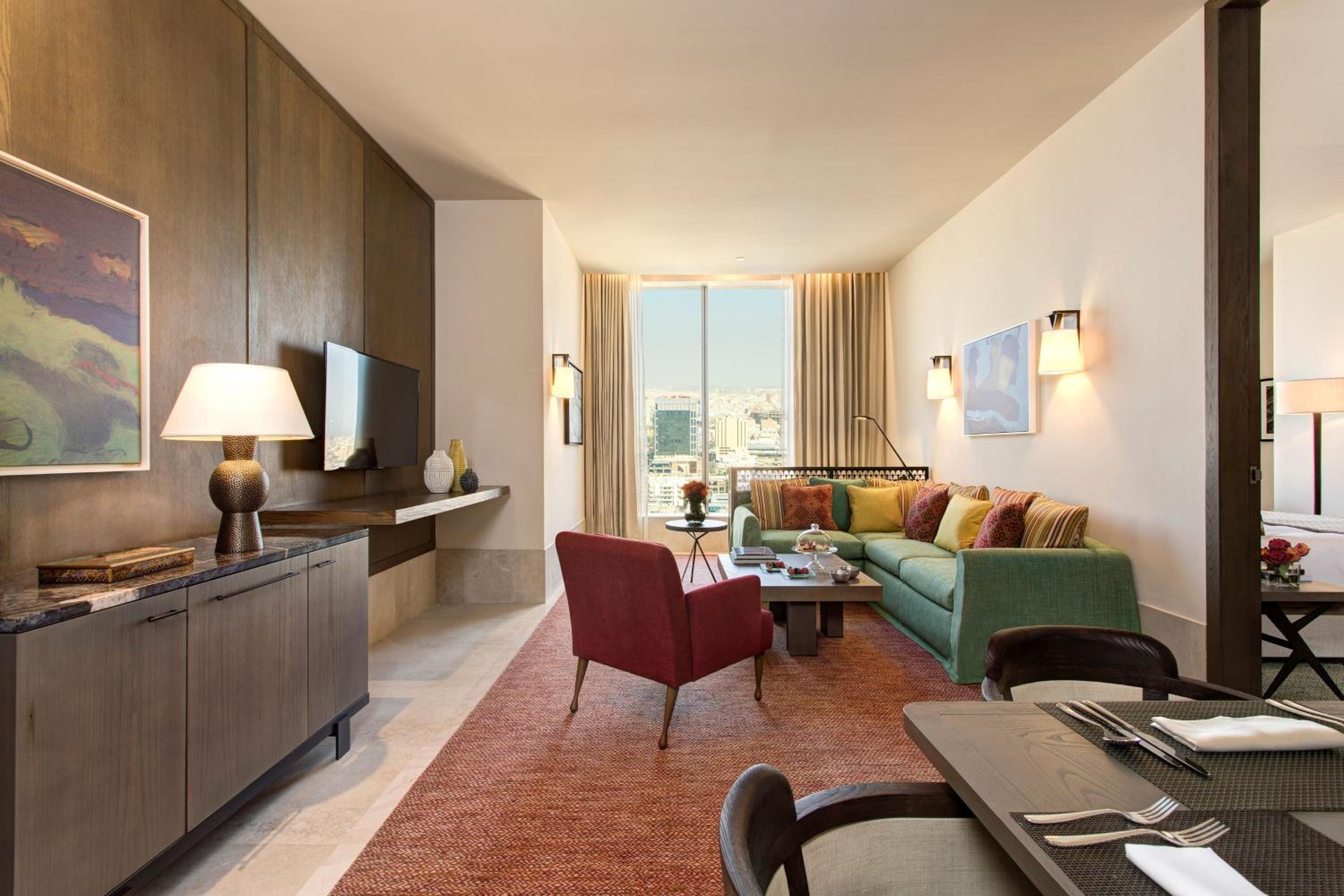 Junior Suite, 1 King, City view