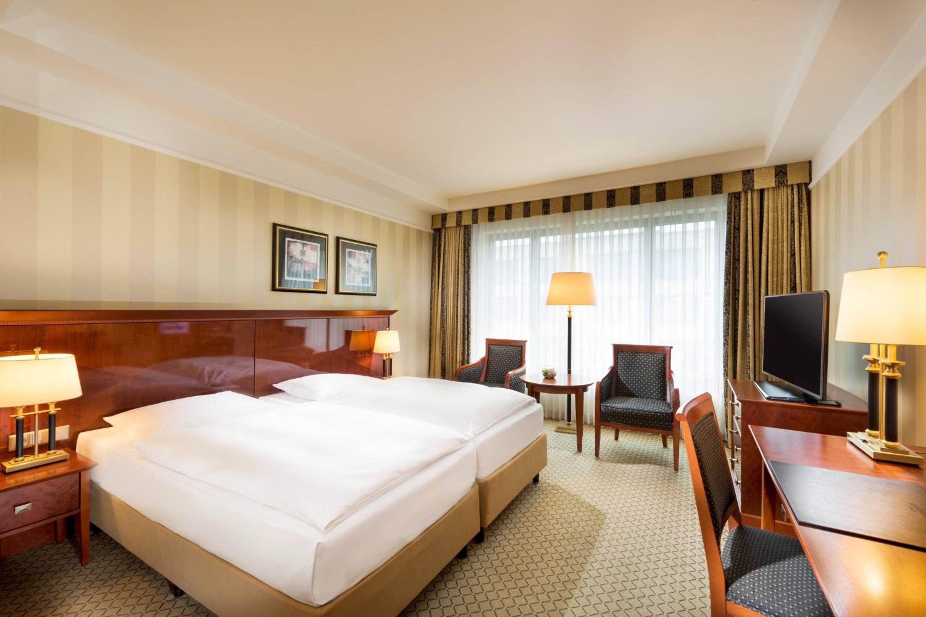 Classic, Guest Room, 1 King Or 1 Twin/Single Bed(S)