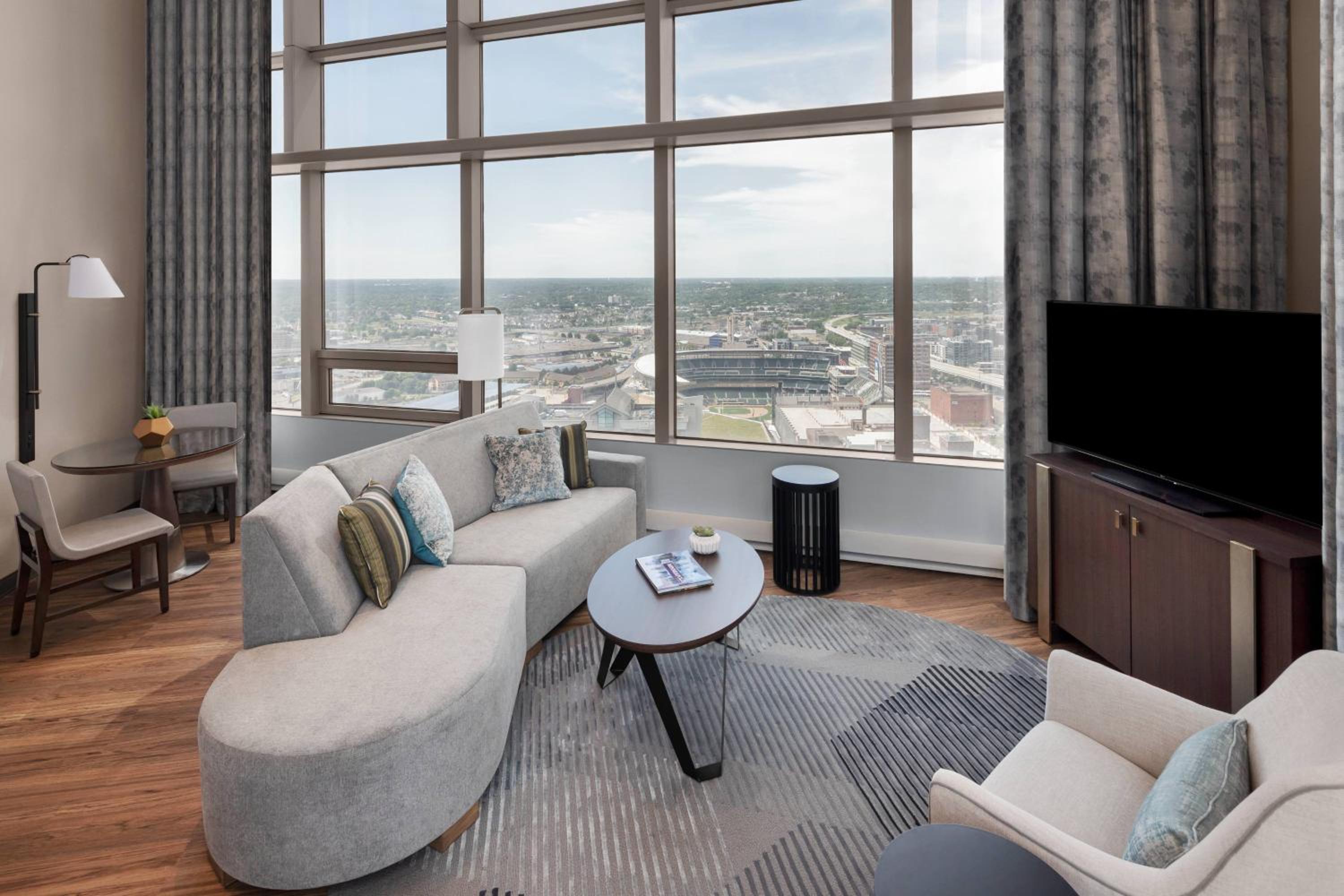 Skyloft Two-Level King Suite with Sofa Bed