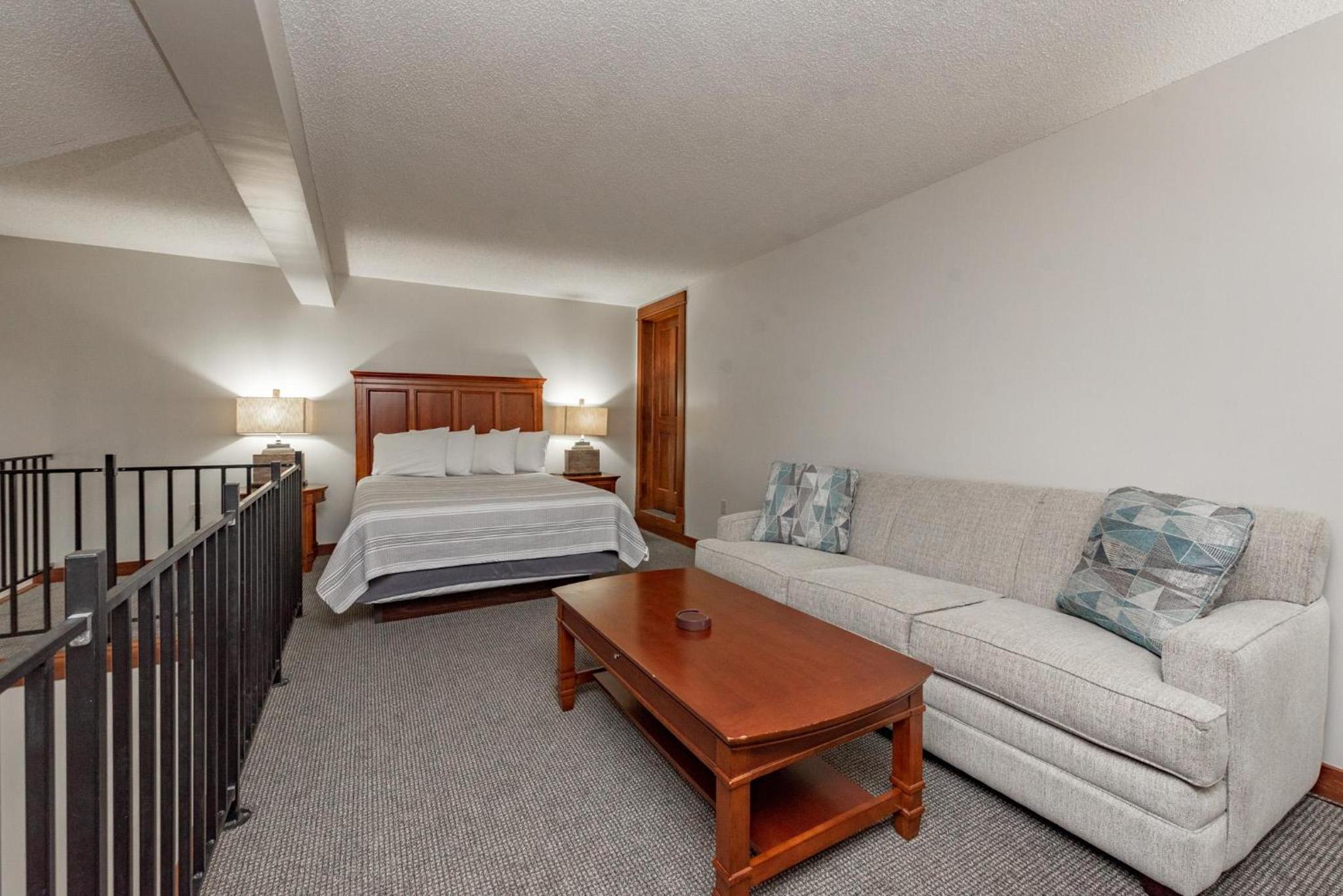 Apartment photo 2