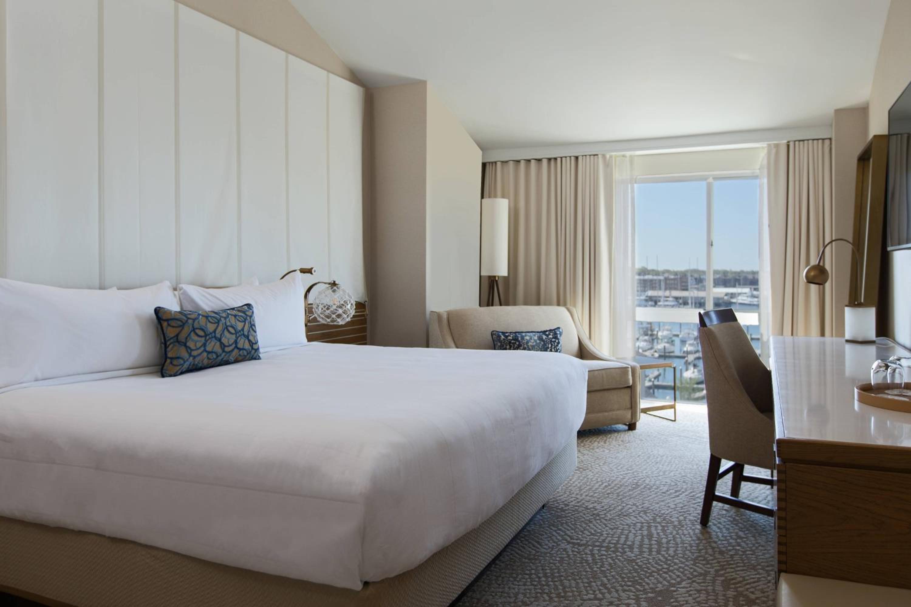 King Room with Water View - Photo 1