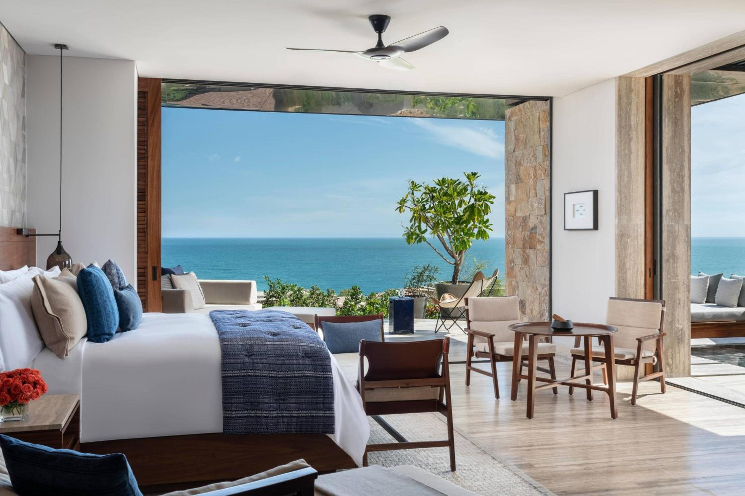 Ground Story Guest Room with One King Bed and Plunge Pool (Non Smoking)