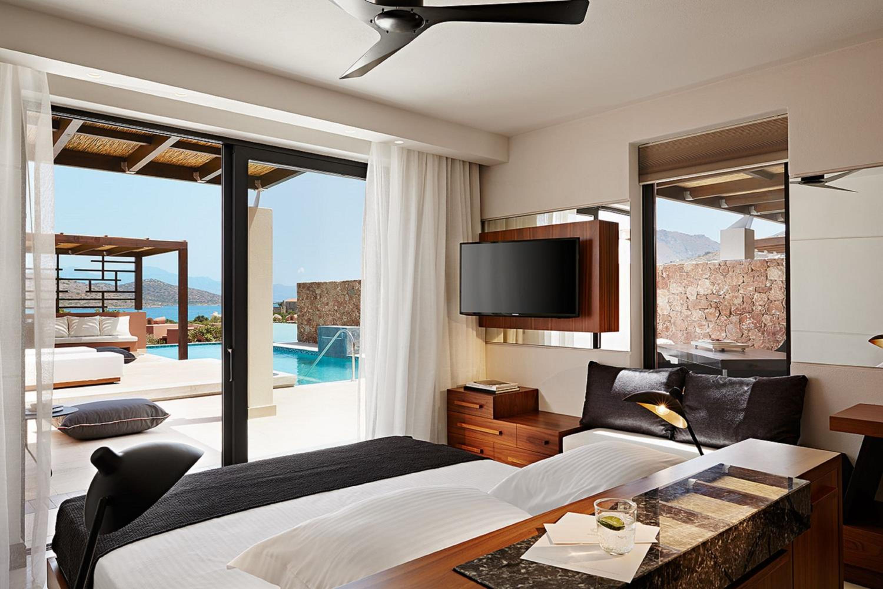 Luxury Two-Bedroom Residence with Private Pool and Balcony - Sea View