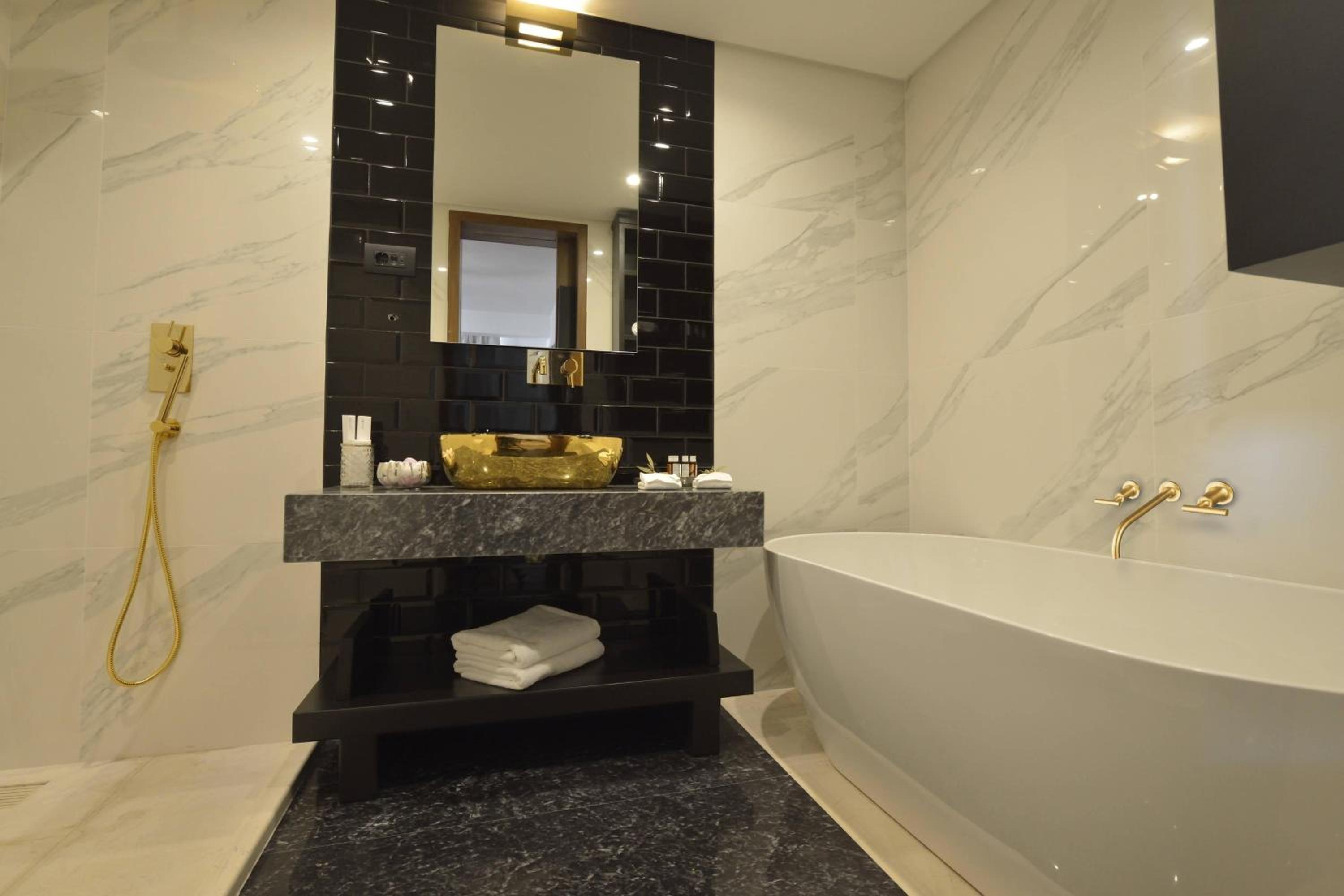 Luxury Two-Bedroom Residence with Private Pool and Balcony - Sea View thumbnail 5