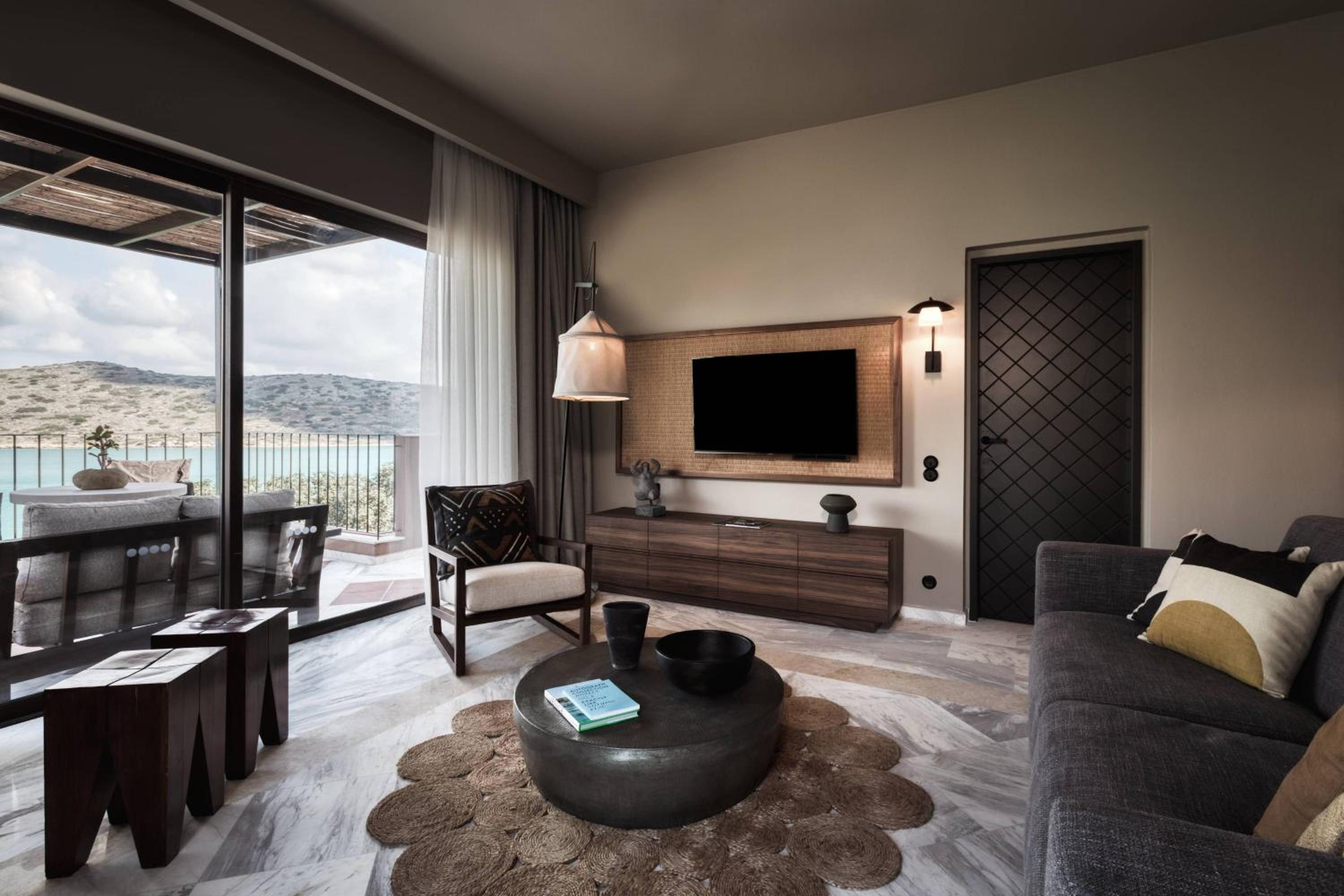 Premium One Bedroom Suite with Sea View with Private Pool thumbnail 6