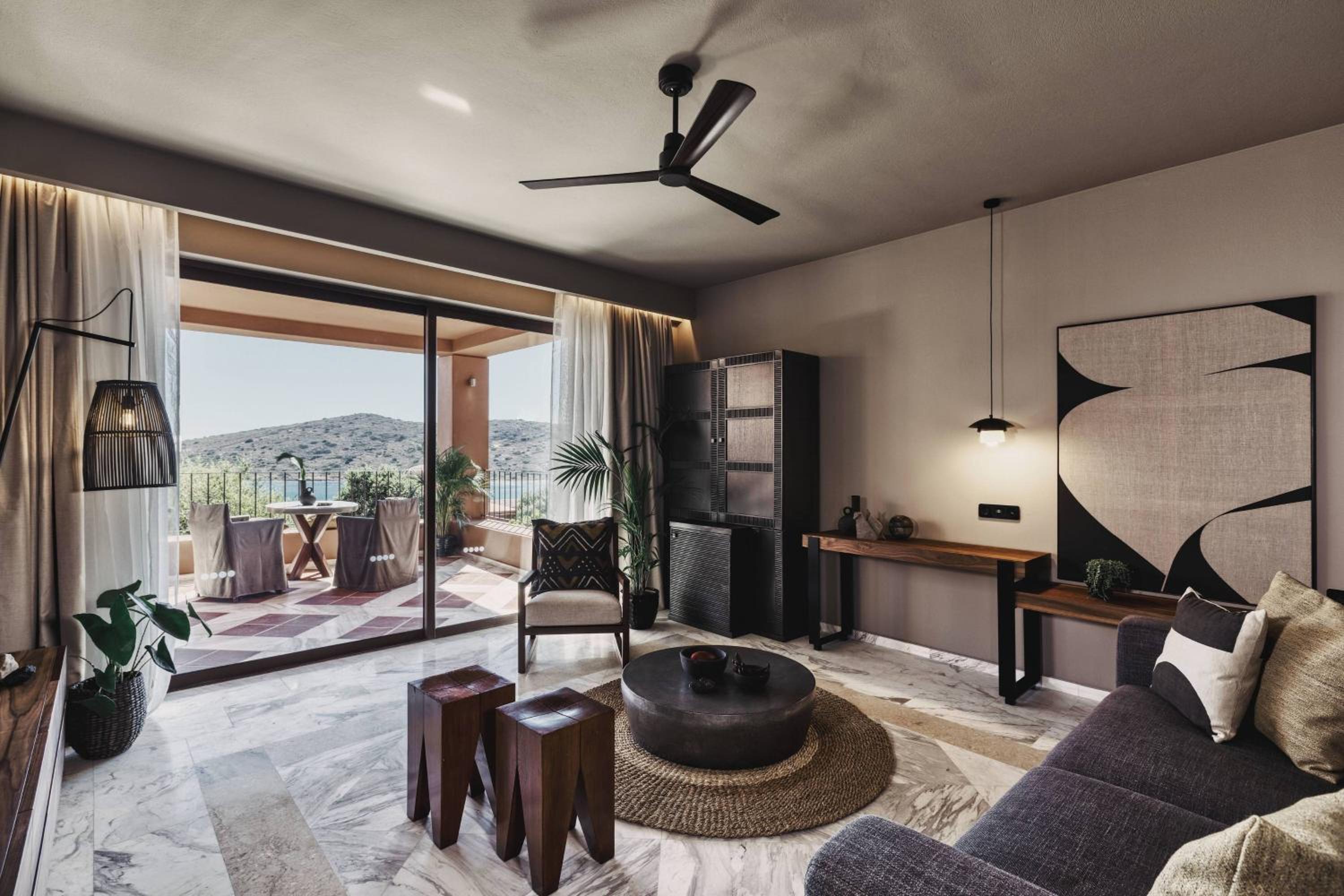 Family Suite Sea View with Outdoor Hot Tub