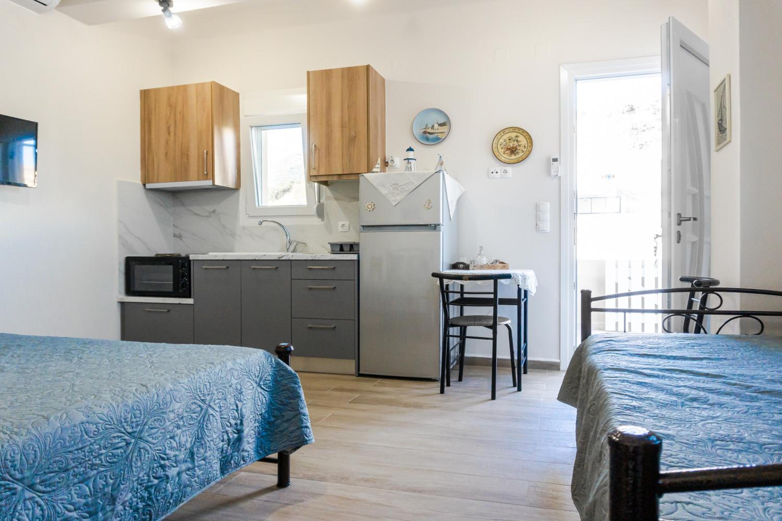 One-Bedroom House photo 1