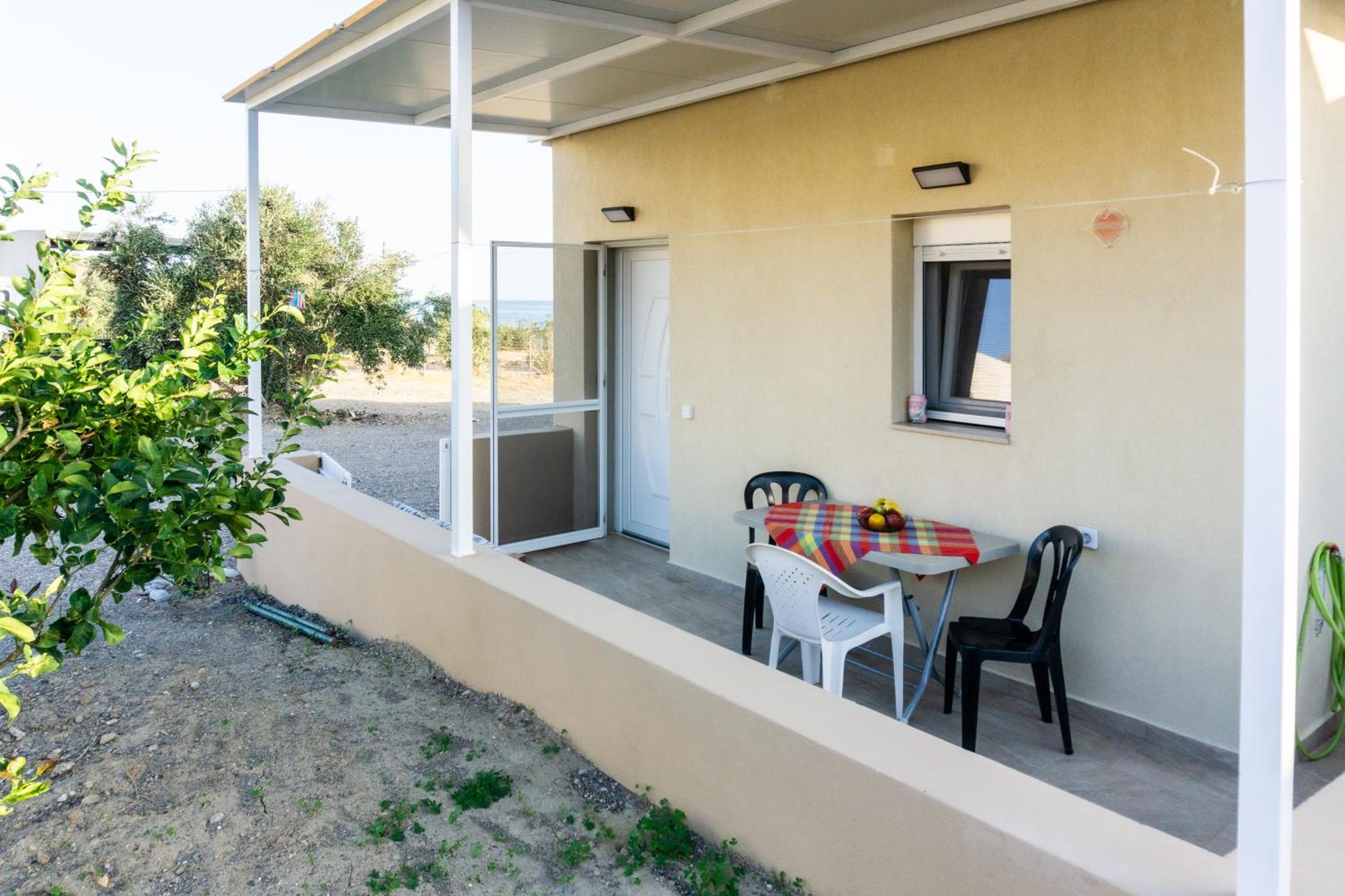 One-Bedroom House photo 2