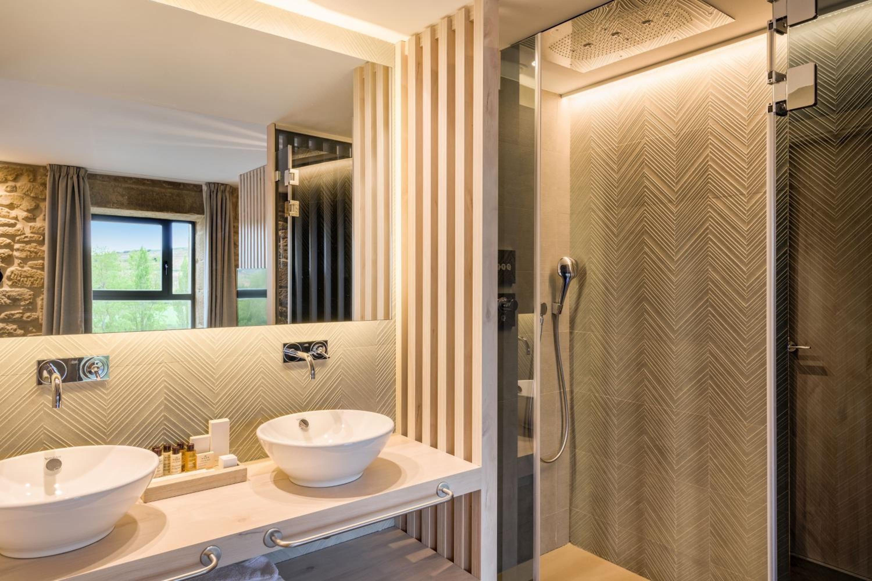 Junior King Suite with River View