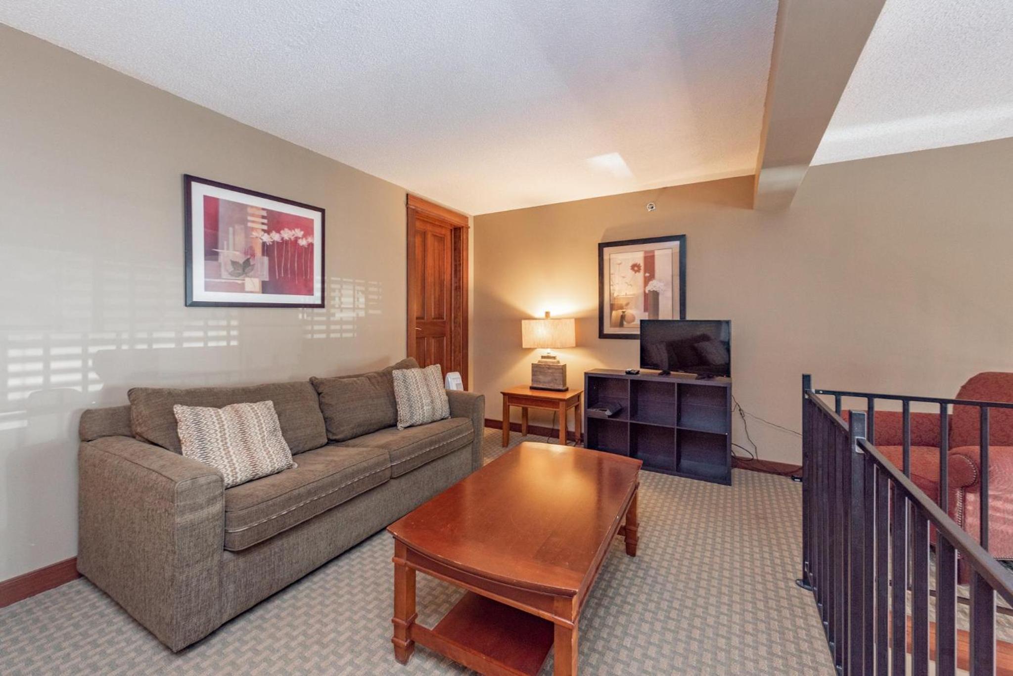 Apartment photo 2