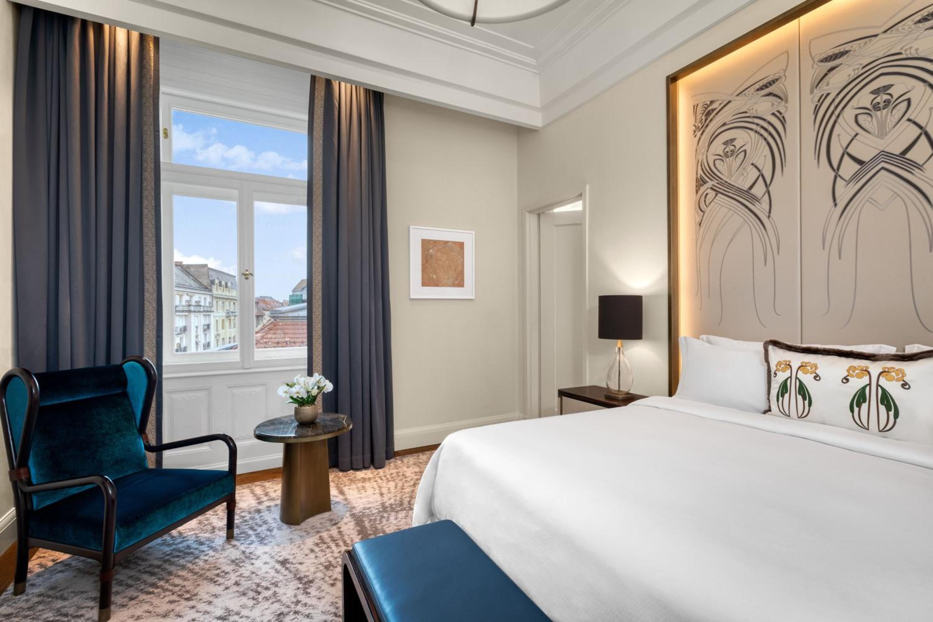 One-Bedroom King Suite with City View