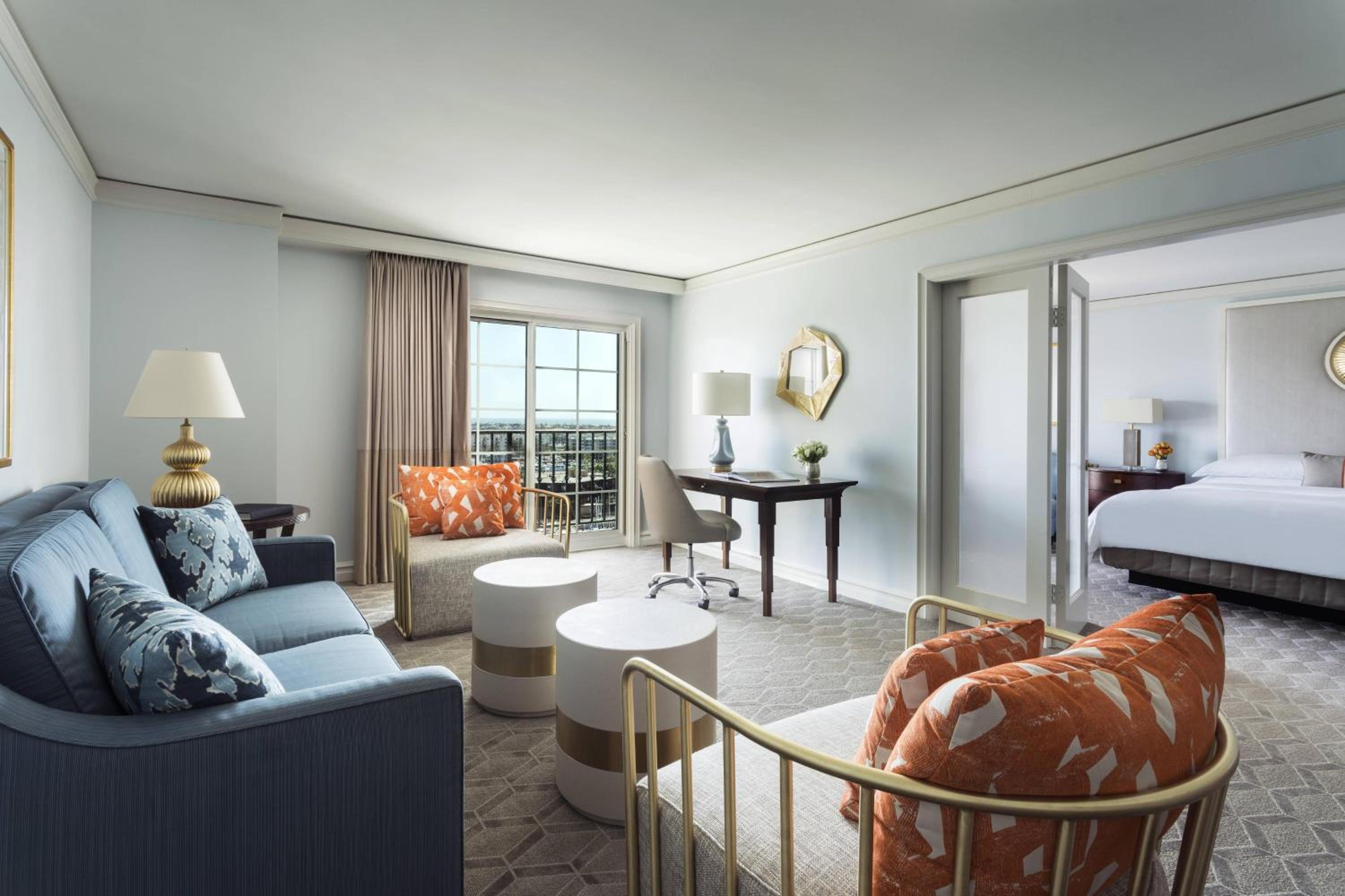 1 Bedroom Executive Suite with 1 King bed, Sofa bed and Marina view