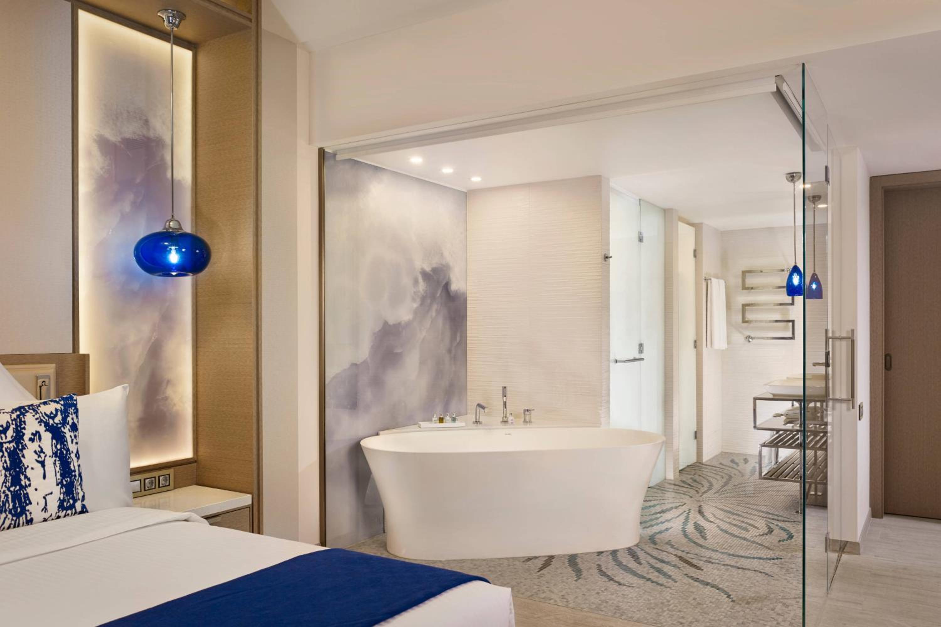 Junior Suite, 1 Bedroom Suite, 1 King, Sea view, Balcony photo 2
