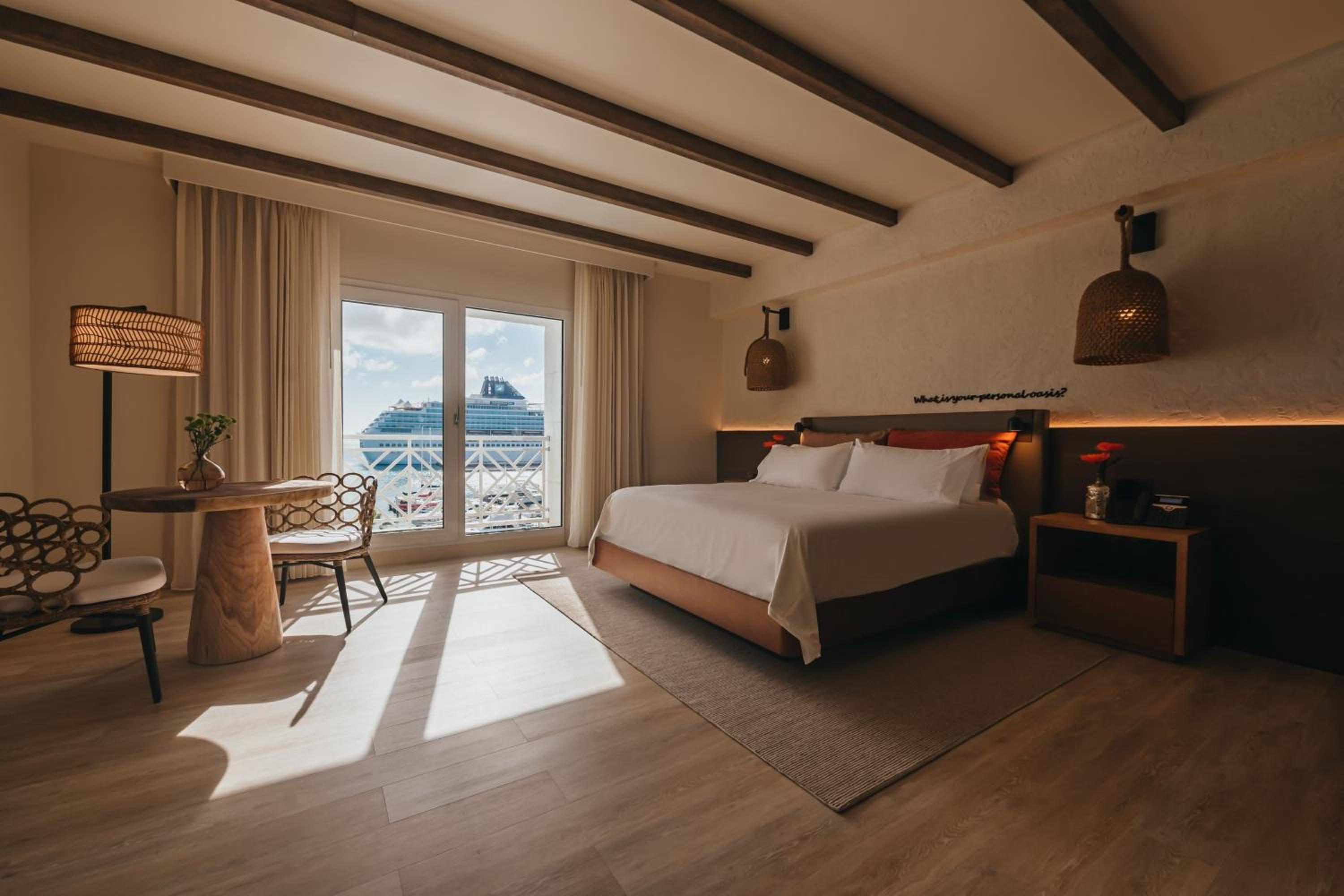 Executive Suite with King Bed - Adults Only photo 3